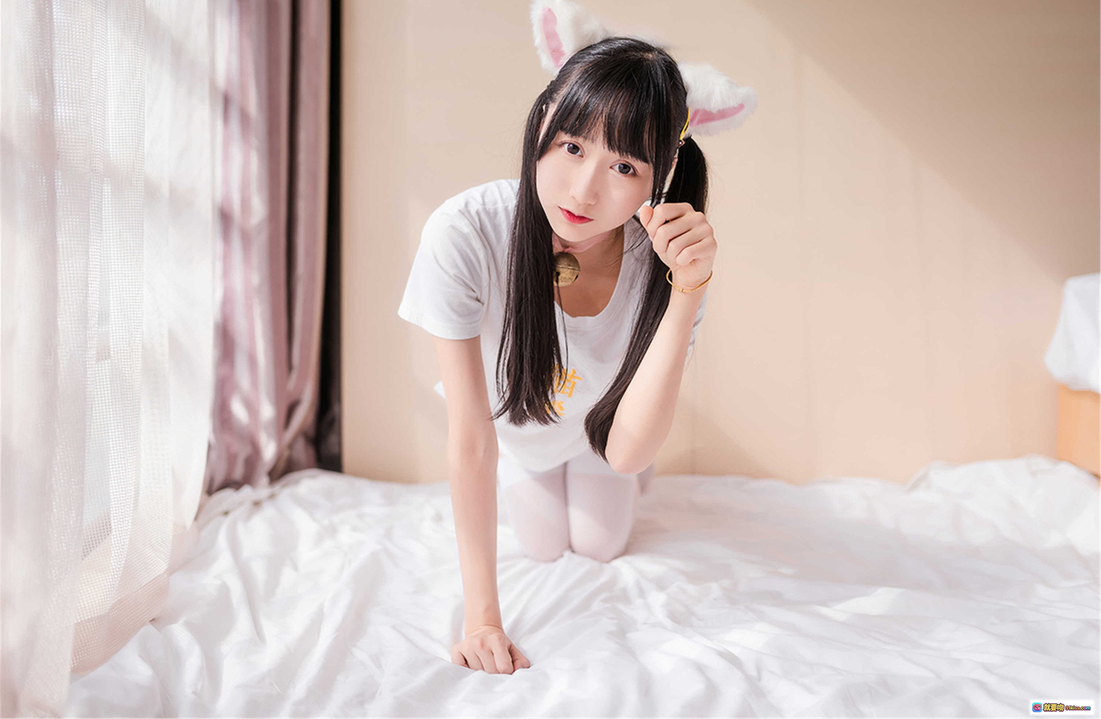 图片[2] - 木绵绵OwO NO.010 猫系少女写真 白色蕾丝短裤+过膝袜+毛绒猫尾 51P高清美图 - 就要吻