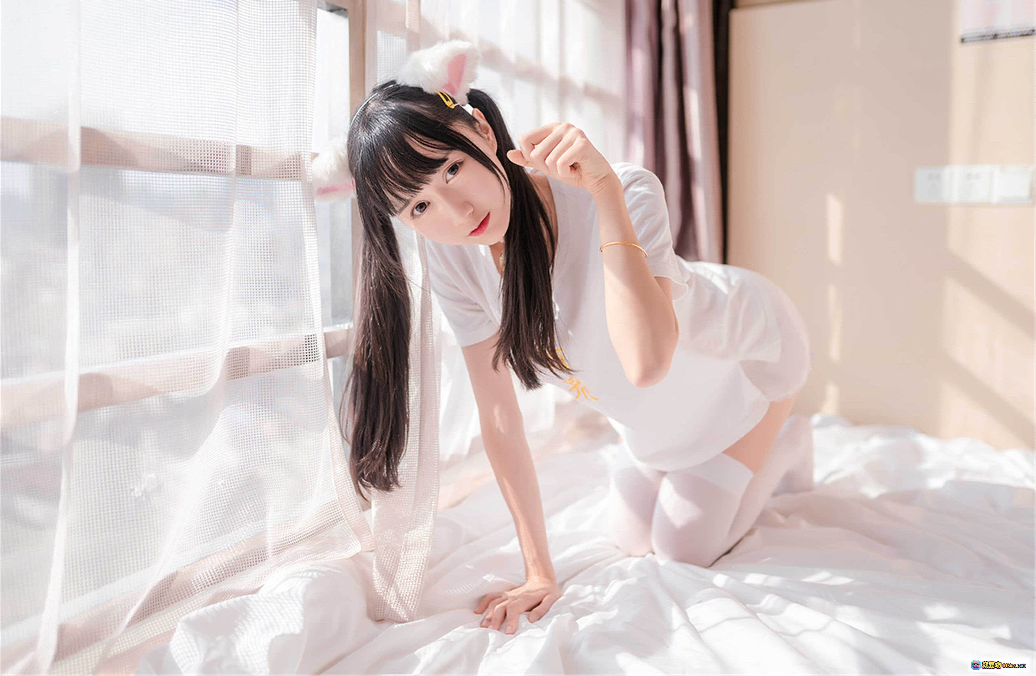 图片[5] - 木绵绵OwO NO.010 猫系少女写真 白色蕾丝短裤+过膝袜+毛绒猫尾 51P高清美图 - 就要吻