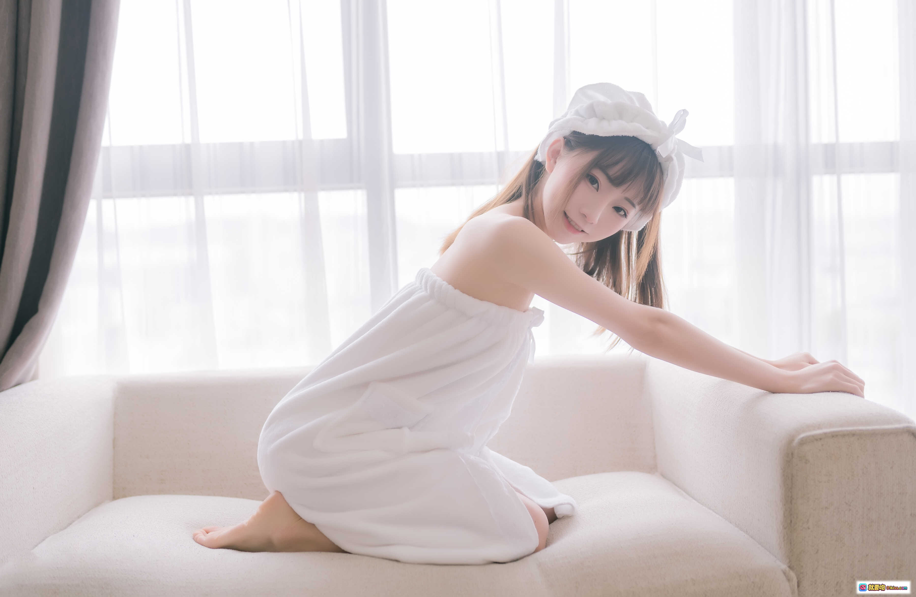 图片[10] - Kitaro绮太郎NO.011纯白浴巾写真｜少女裹浴巾居家私房｜温柔眼神+毛巾包头造型｜高清44P摄影集 - 就要吻