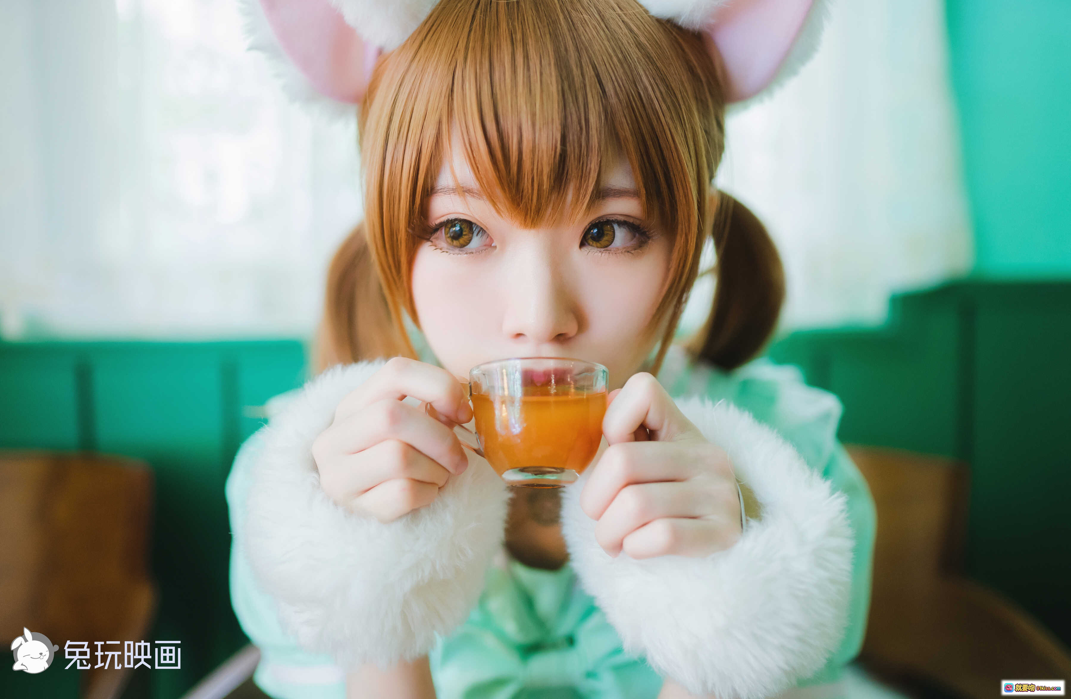 图片[10] - Kitaro绮太郎NO.004白喵喵喵Cosplay写真｜萌系兔耳少女甜点下午茶场景｜46P高清图集 - 就要吻