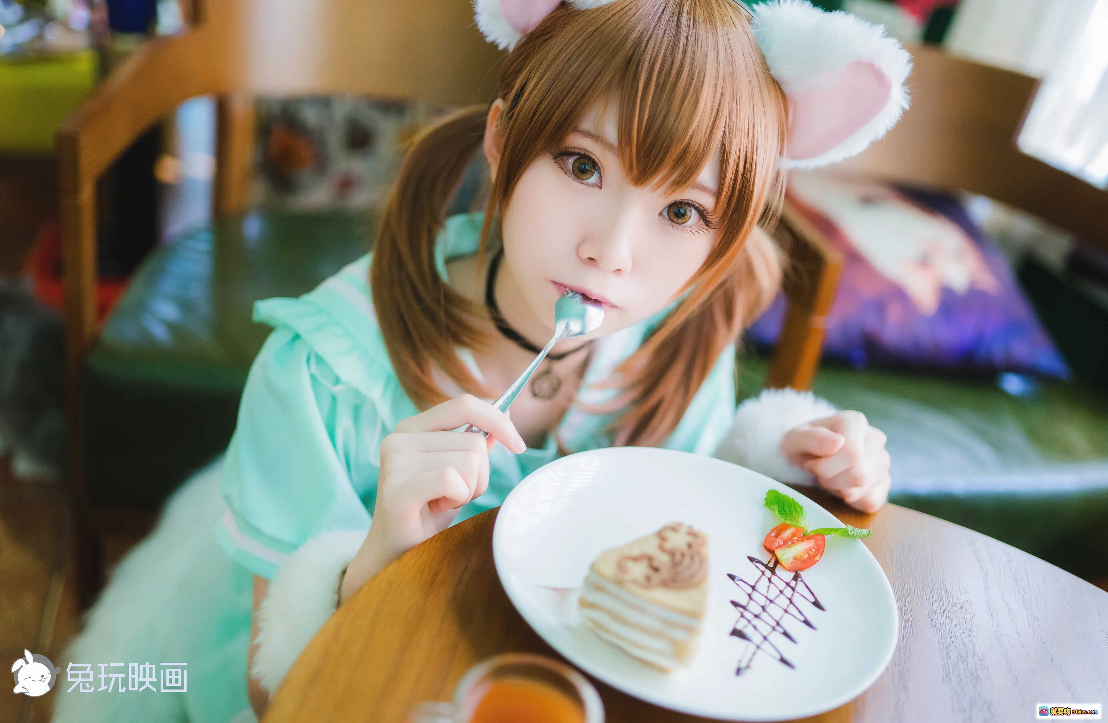 Kitaro绮太郎NO.004白喵喵喵Cosplay写真｜萌系兔耳少女甜点下午茶场景｜46P高清图集 - 就要吻