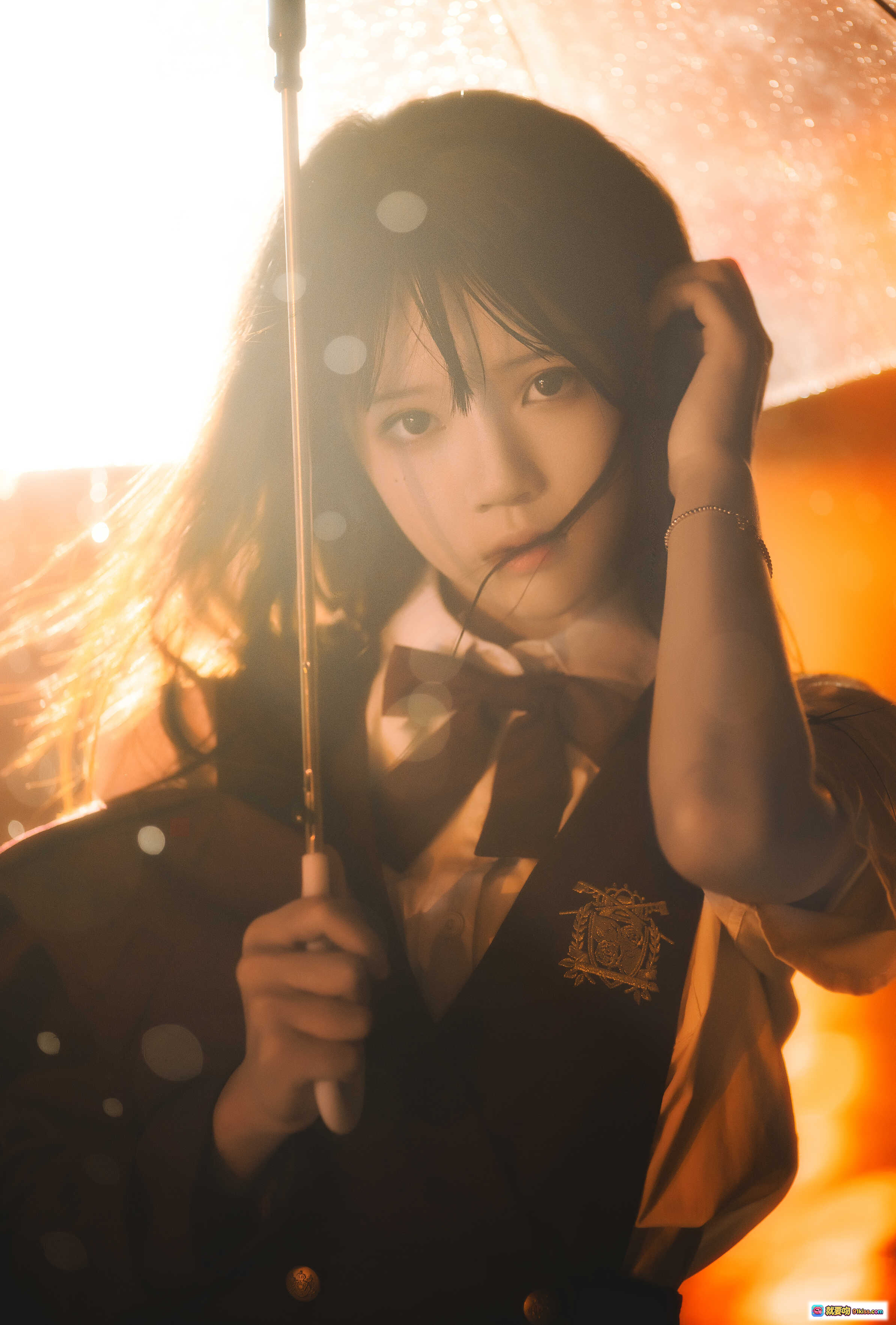 图片[6] - 雨夜撑伞少女写真｜桜桃喵082雨中漫步｜透明伞光影氛围感｜42P高清图集 - 就要吻