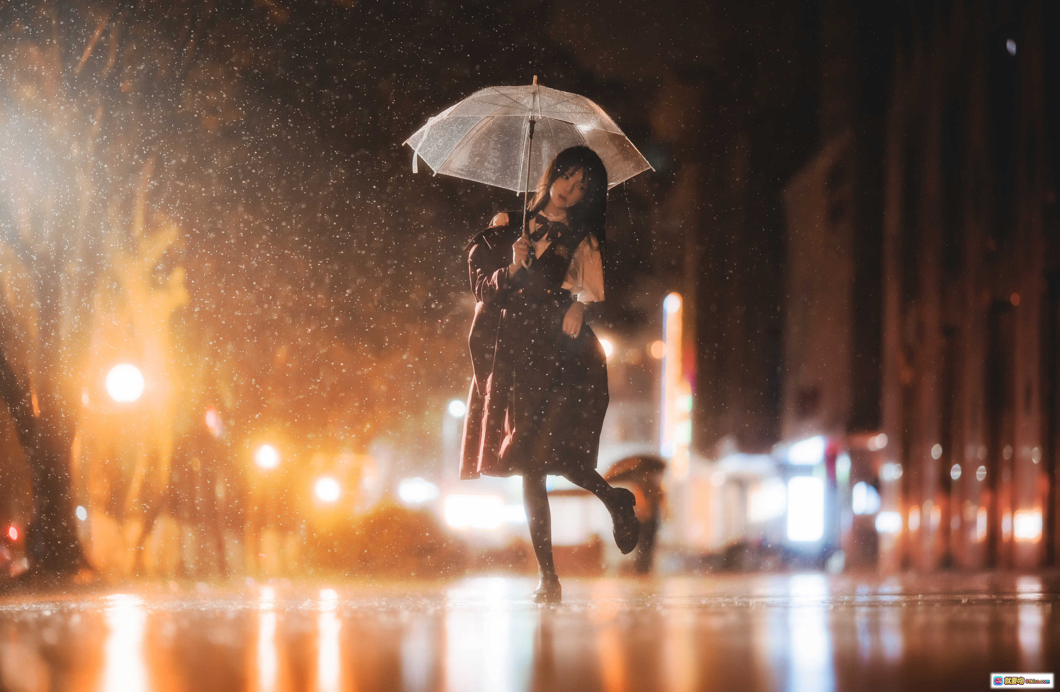 图片[5] - 雨夜撑伞少女写真｜桜桃喵082雨中漫步｜透明伞光影氛围感｜42P高清图集 - 就要吻