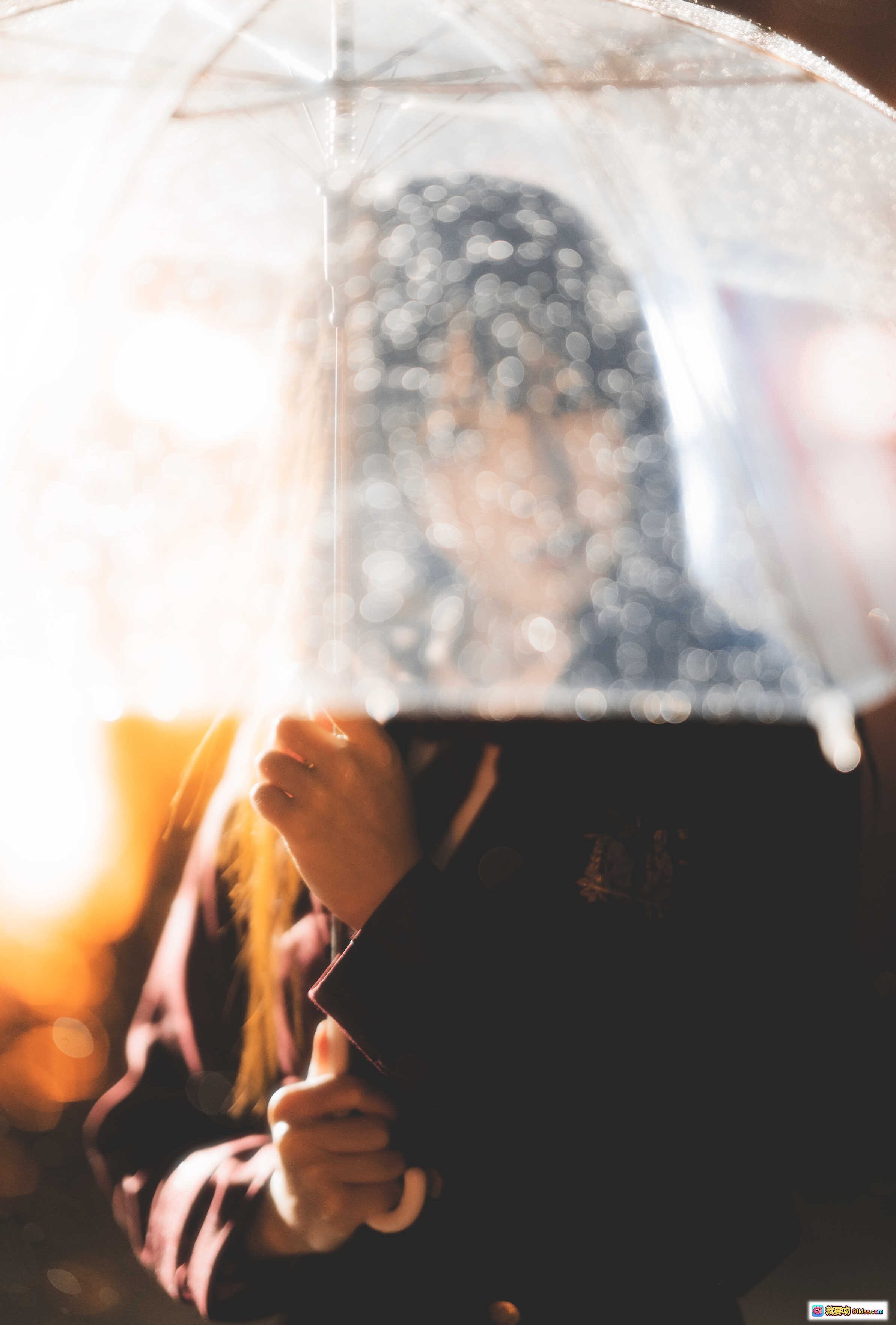 图片[10] - 雨夜撑伞少女写真｜桜桃喵082雨中漫步｜透明伞光影氛围感｜42P高清图集 - 就要吻