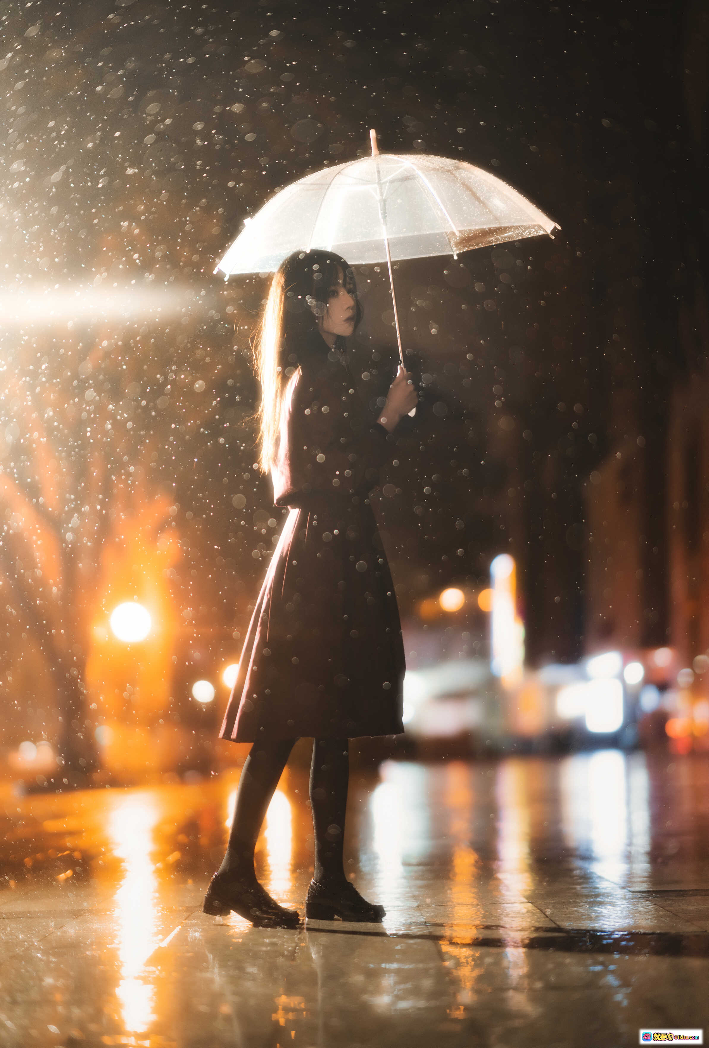 雨夜撑伞少女写真｜桜桃喵082雨中漫步｜透明伞光影氛围感｜42P高清图集 - 就要吻