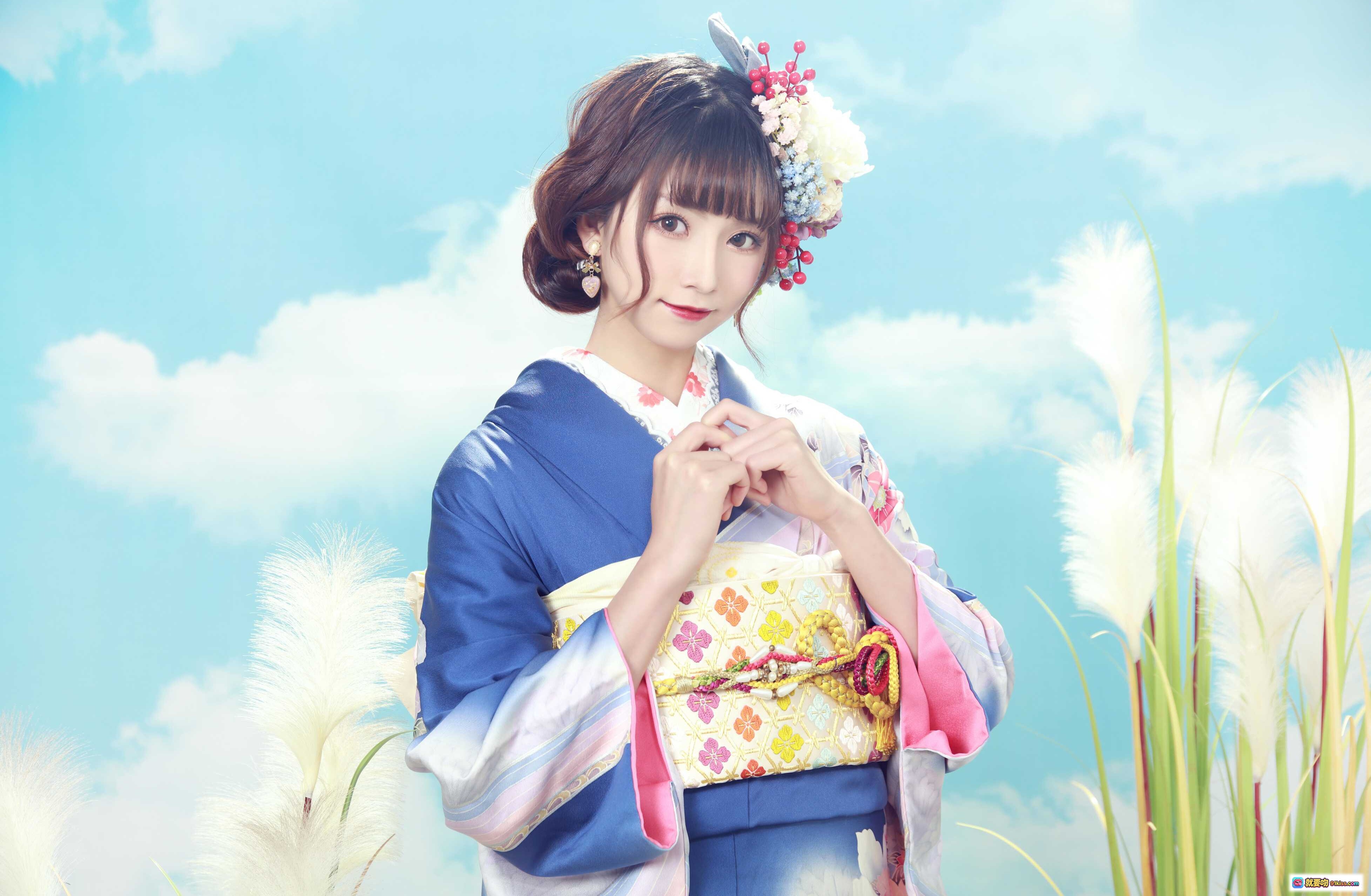 图片[7] - 和服少女写真 | 花卉图案蓝底和服 | 日式传统发型配花饰 | 芦苇草地蓝天背景 | 精致木屐搭配 | Kitaro绮太郎NO.062系列 - 就要吻