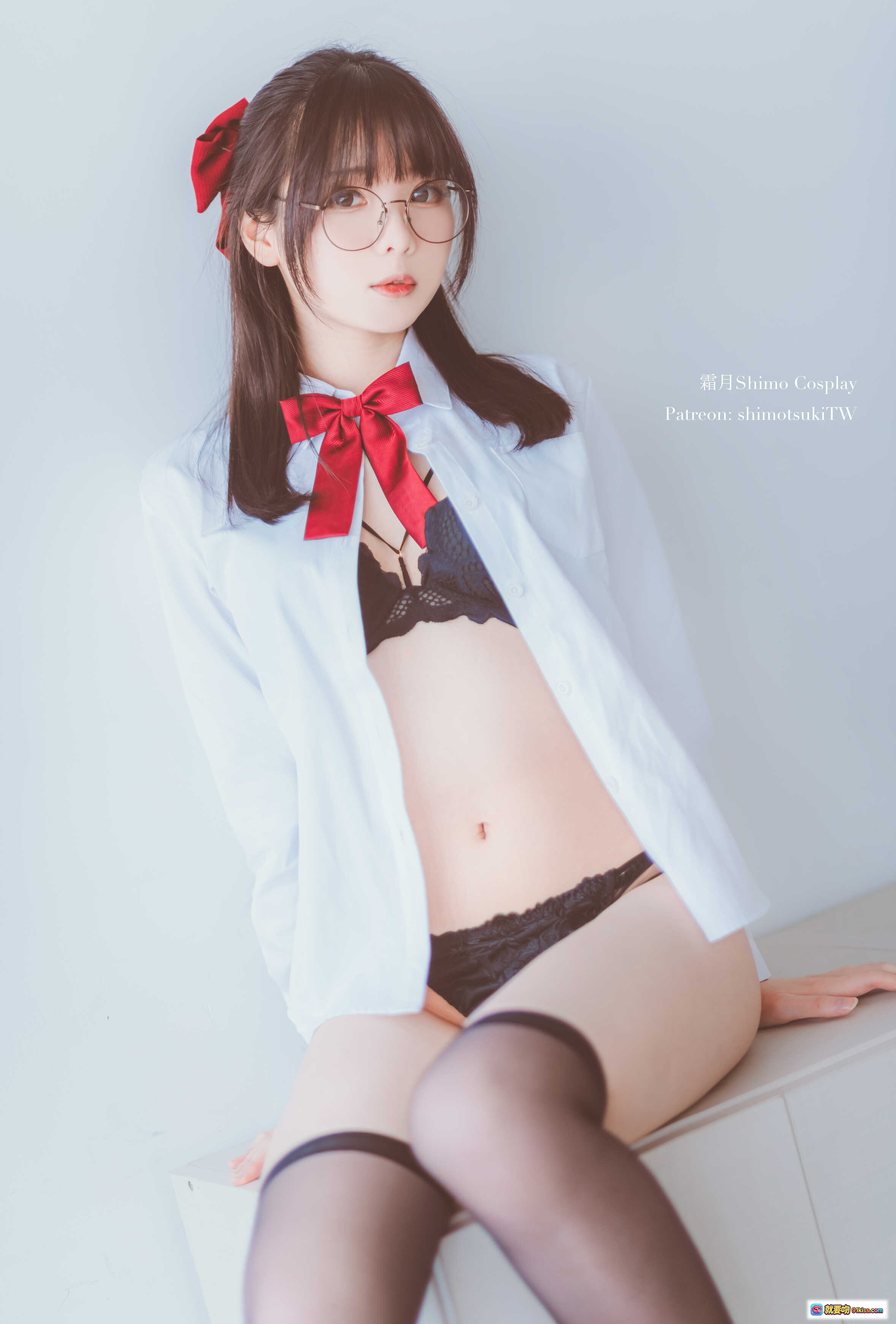 图片[2] - 霜月Shimo Cosplay JK制服兔耳少女写真 | 17P高清图集 | 校园风萌系美少女 | 白色毛绒手套+红色蝴蝶结 | 甜酷日系风格 - 就要吻