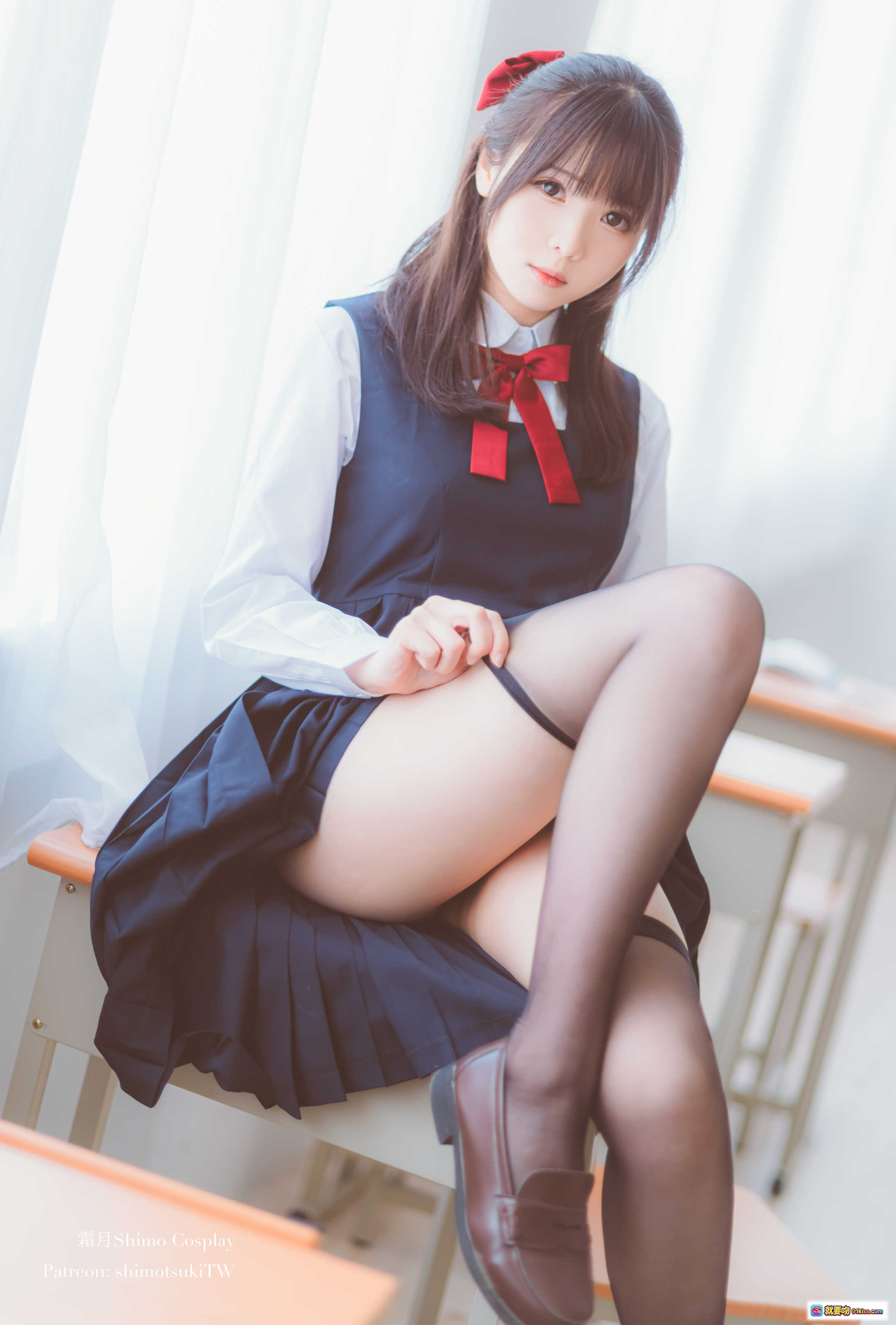 图片[7] - 霜月Shimo Cosplay JK制服兔耳少女写真 | 17P高清图集 | 校园风萌系美少女 | 白色毛绒手套+红色蝴蝶结 | 甜酷日系风格 - 就要吻