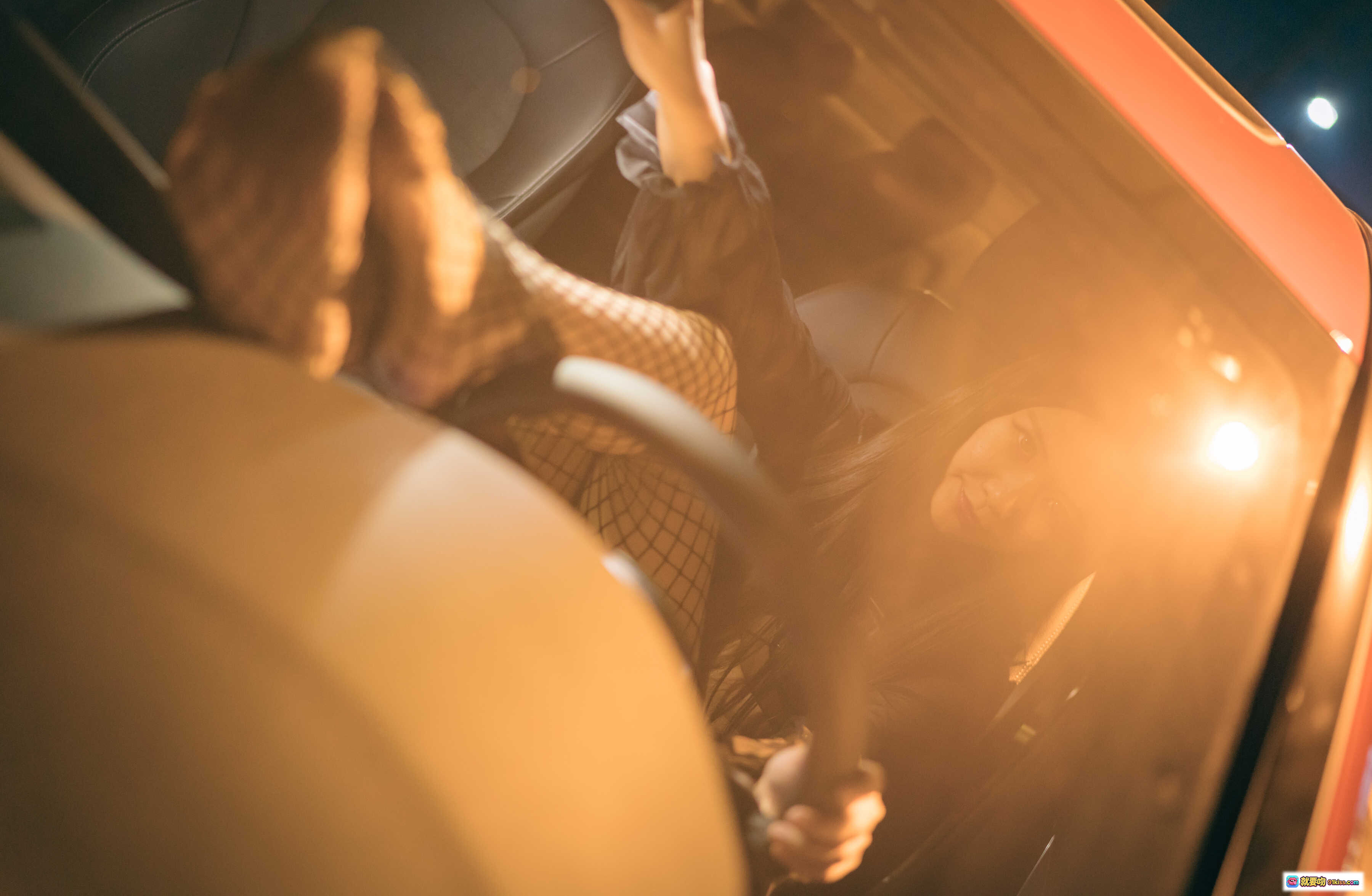 图片[9] - 源纱希喵喵喵NO.005香车美人写真 | 夜色车内优雅凝视 | 黑色透视装性感魅力 | 16P高清图集 - 就要吻