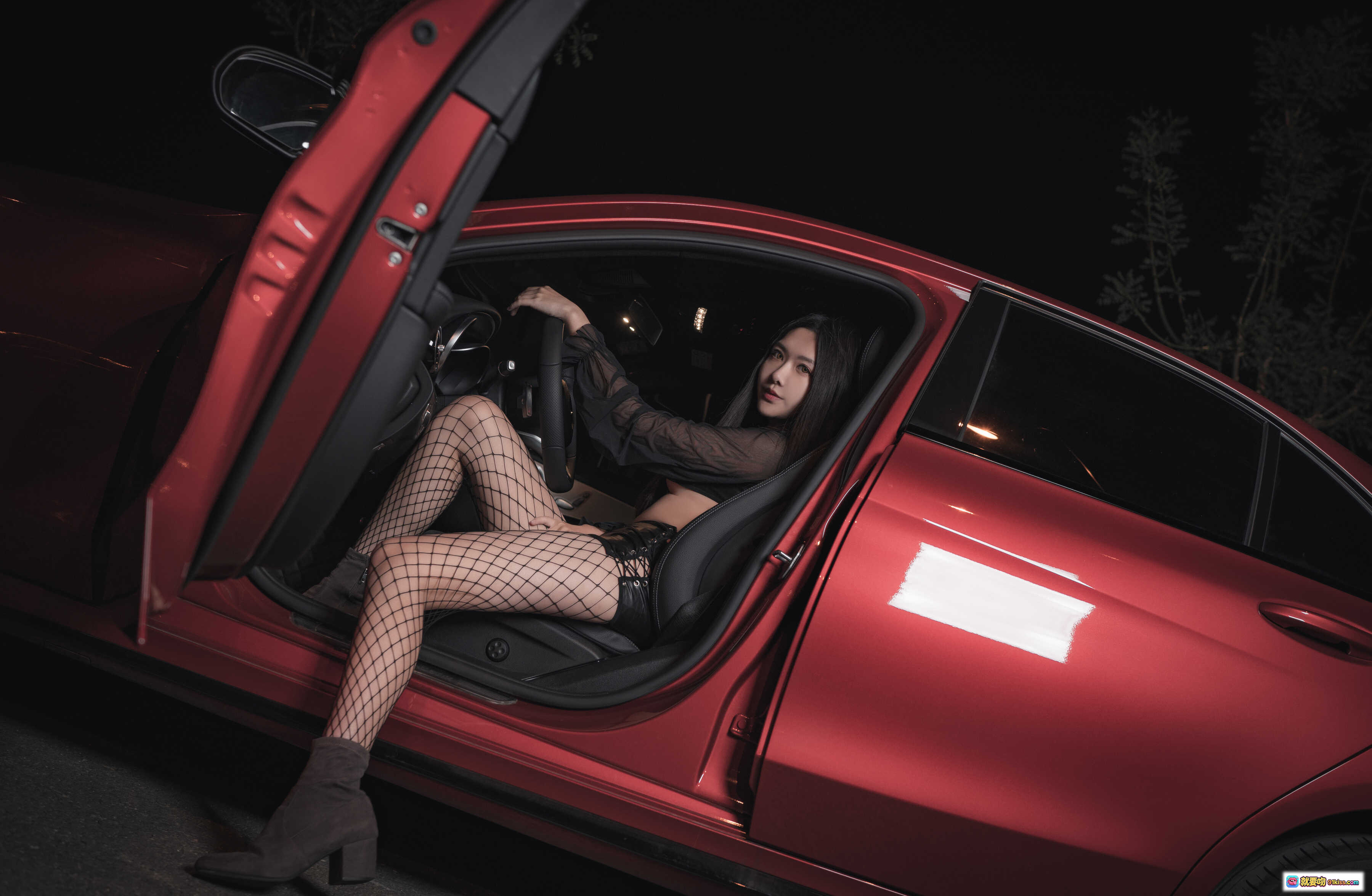 图片[10] - 源纱希喵喵喵NO.005香车美人写真 | 夜色车内优雅凝视 | 黑色透视装性感魅力 | 16P高清图集 - 就要吻