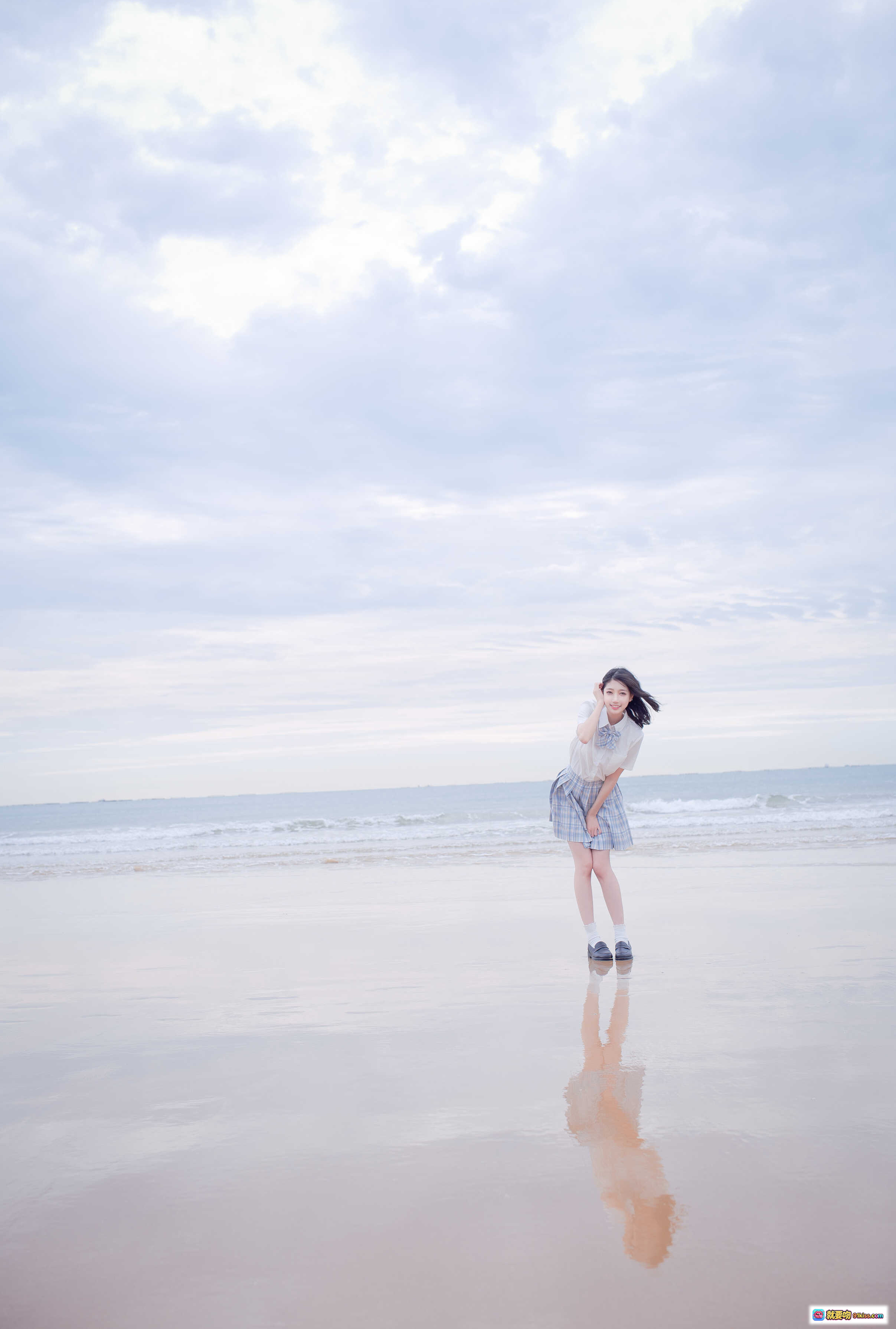 图片[8] - 周叽可爱兔兔NO.020海边JK写真 35P清新少女跳躍海灘倒影唯美風景 - 就要吻