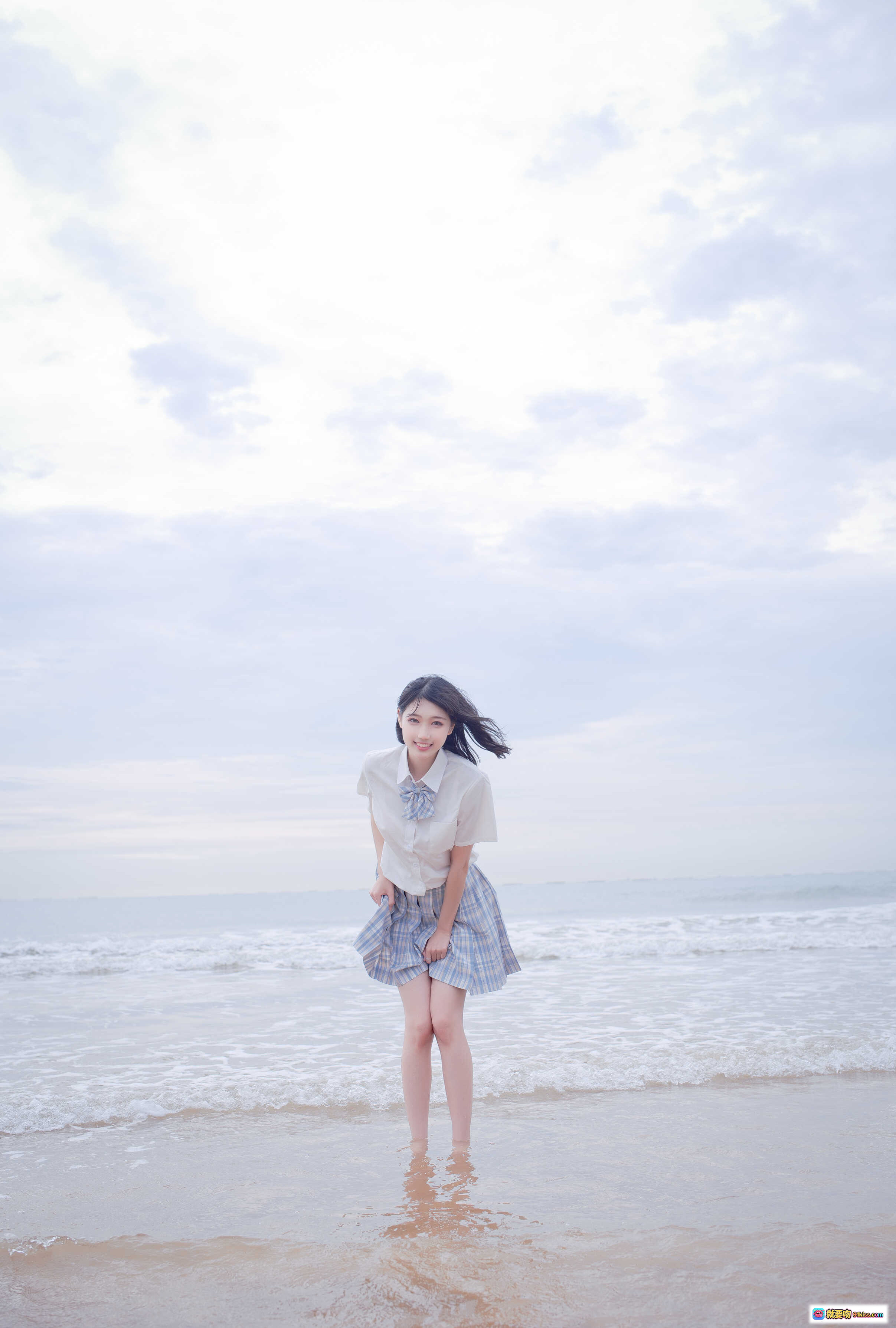 图片[7] - 周叽可爱兔兔NO.020海边JK写真 35P清新少女跳躍海灘倒影唯美風景 - 就要吻