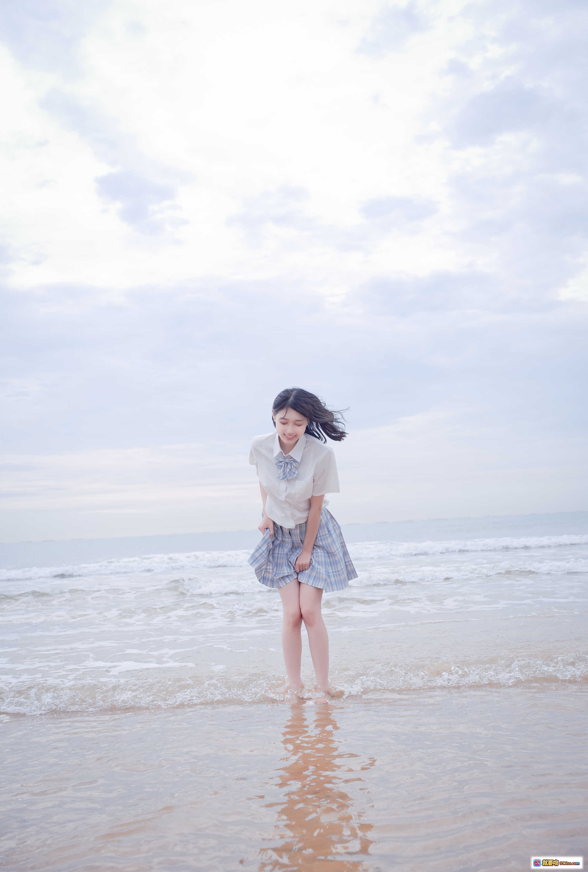 图片[3] - 周叽可爱兔兔NO.020海边JK写真 35P清新少女跳躍海灘倒影唯美風景 - 就要吻