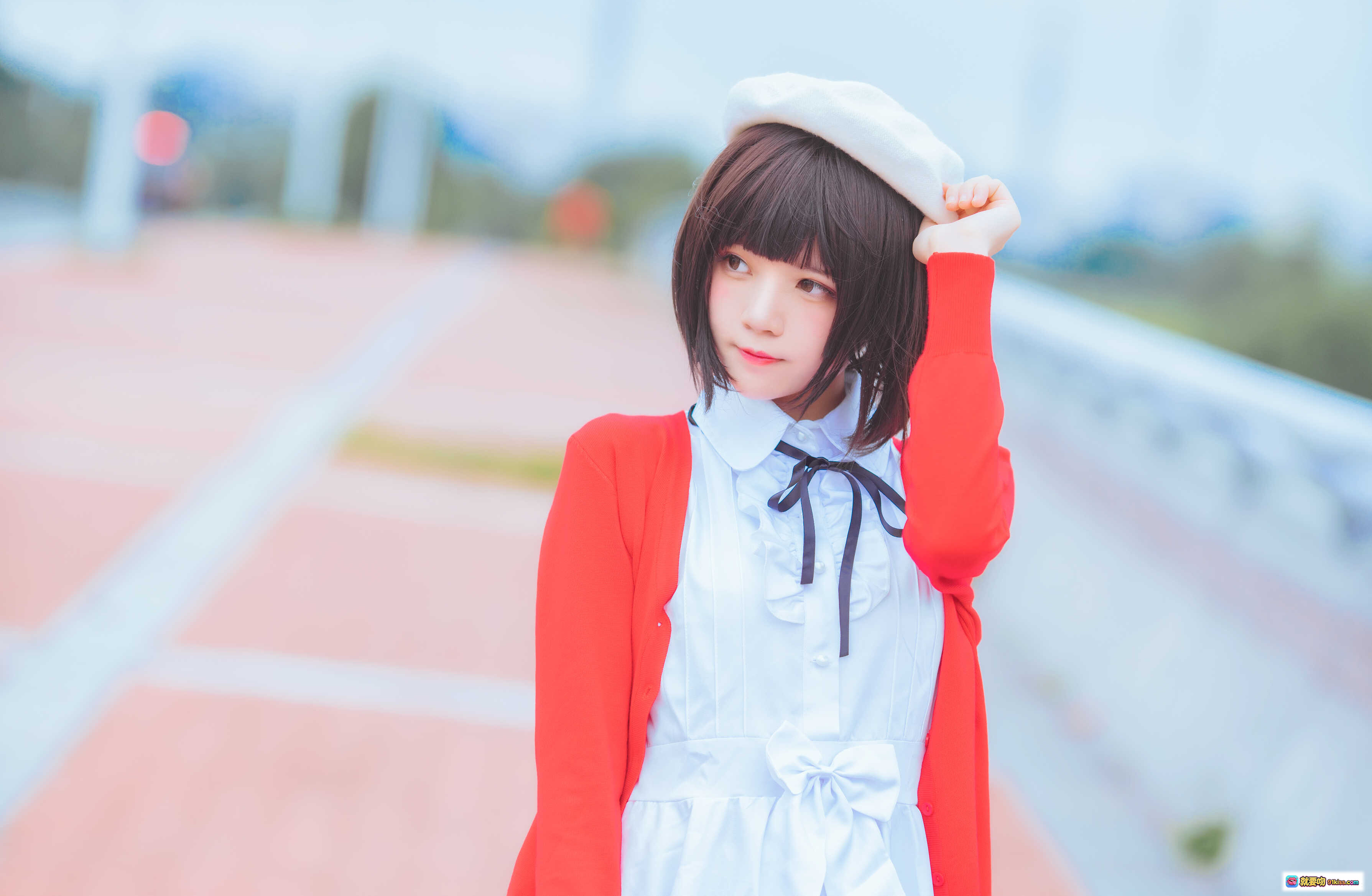 图片[6] - 桜桃喵cos加藤惠常服造型 红白配色少女蹲姿写真 甜美日系风格 33P高清图集 - 就要吻