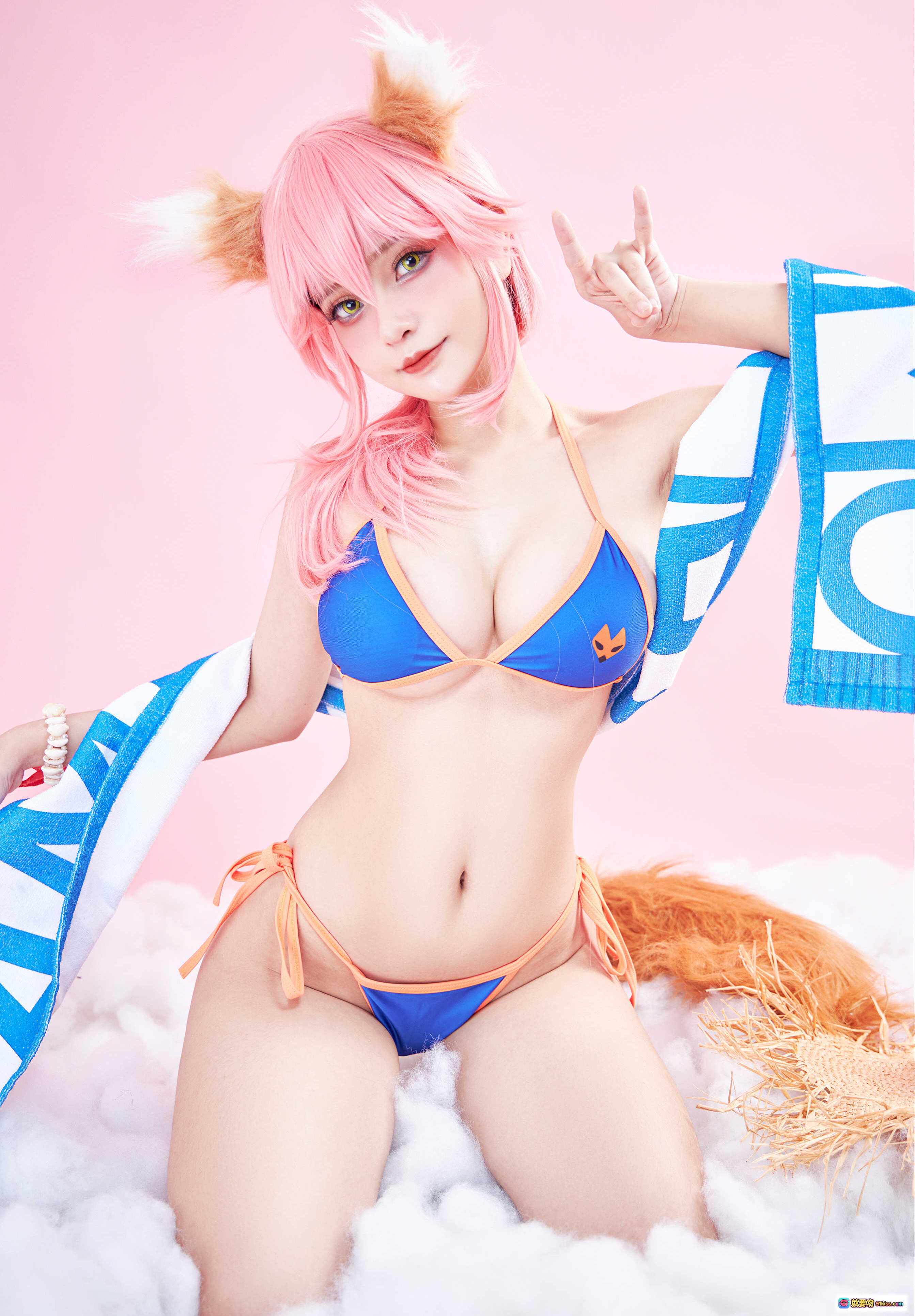 图片[3] - Azami NO.017 玉藻前 Cosplay 粉发狐耳比基尼写真 26P高清美图 粉色背景性感造型 - 就要吻