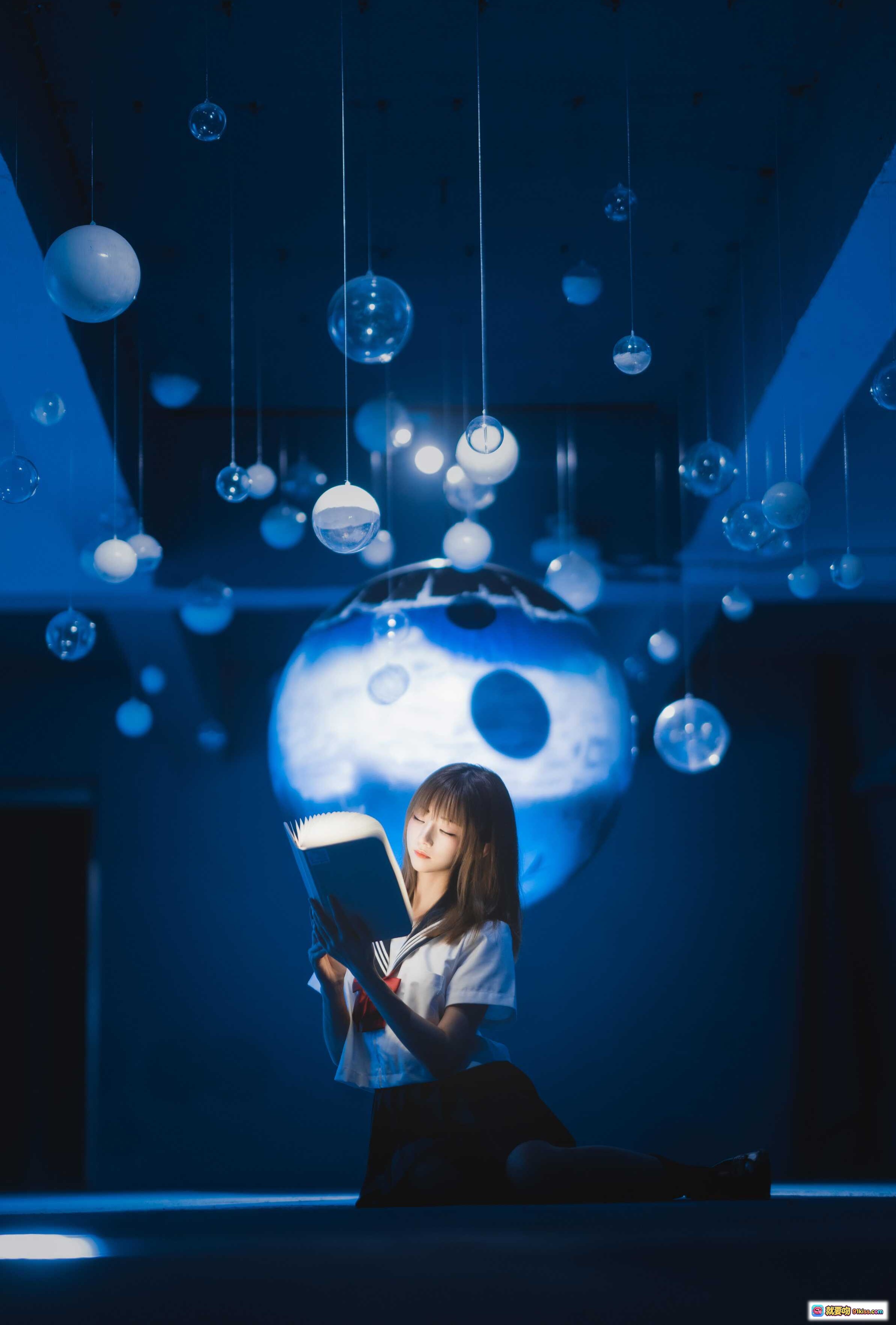 图片[9] - Kitaro绮太郎NO.081十分之七的蓝 | 网格遮面少女写真 | 蓝调光影情绪人像 | 25P高清摄影集 - 就要吻