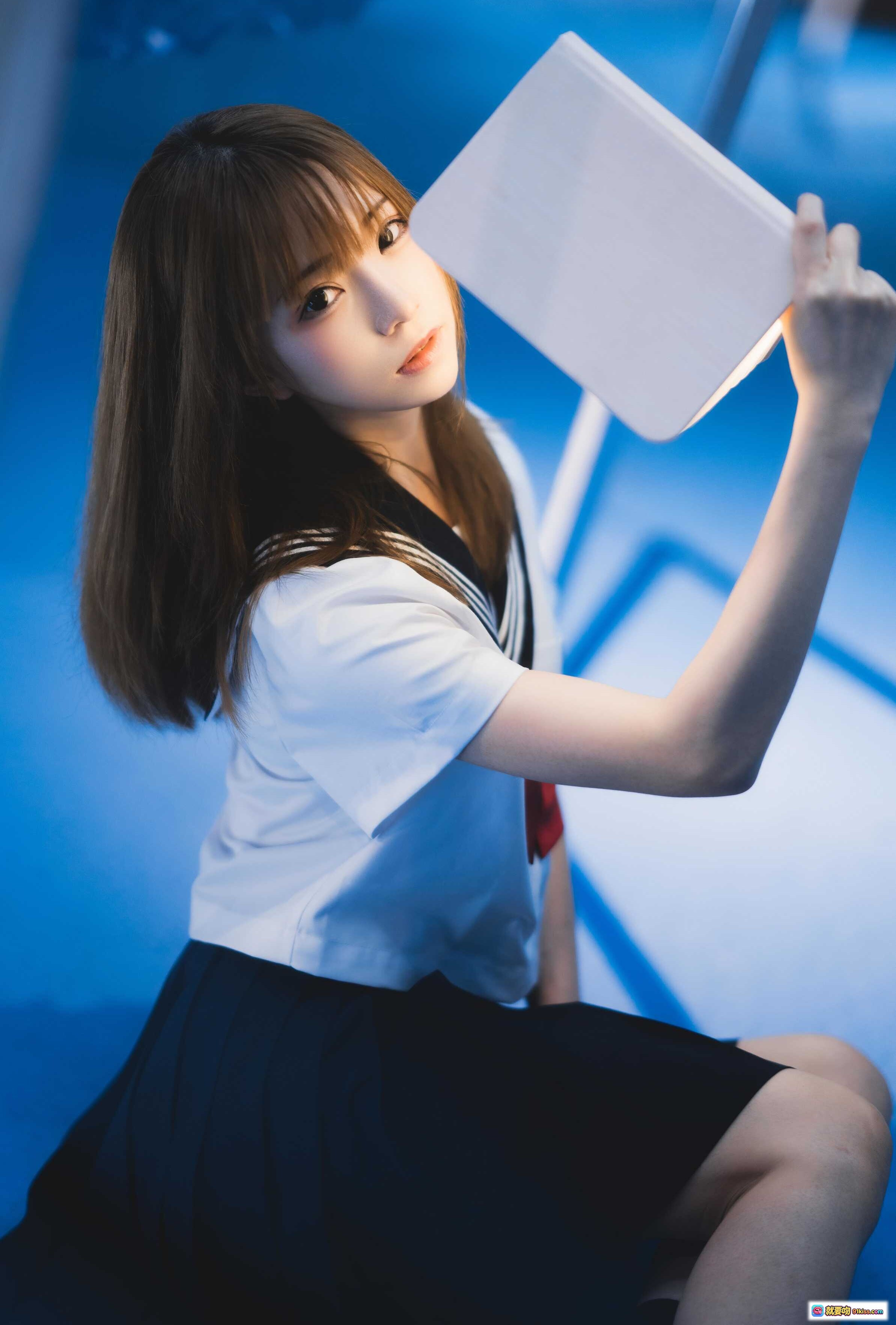 图片[10] - Kitaro绮太郎NO.081十分之七的蓝 | 网格遮面少女写真 | 蓝调光影情绪人像 | 25P高清摄影集 - 就要吻