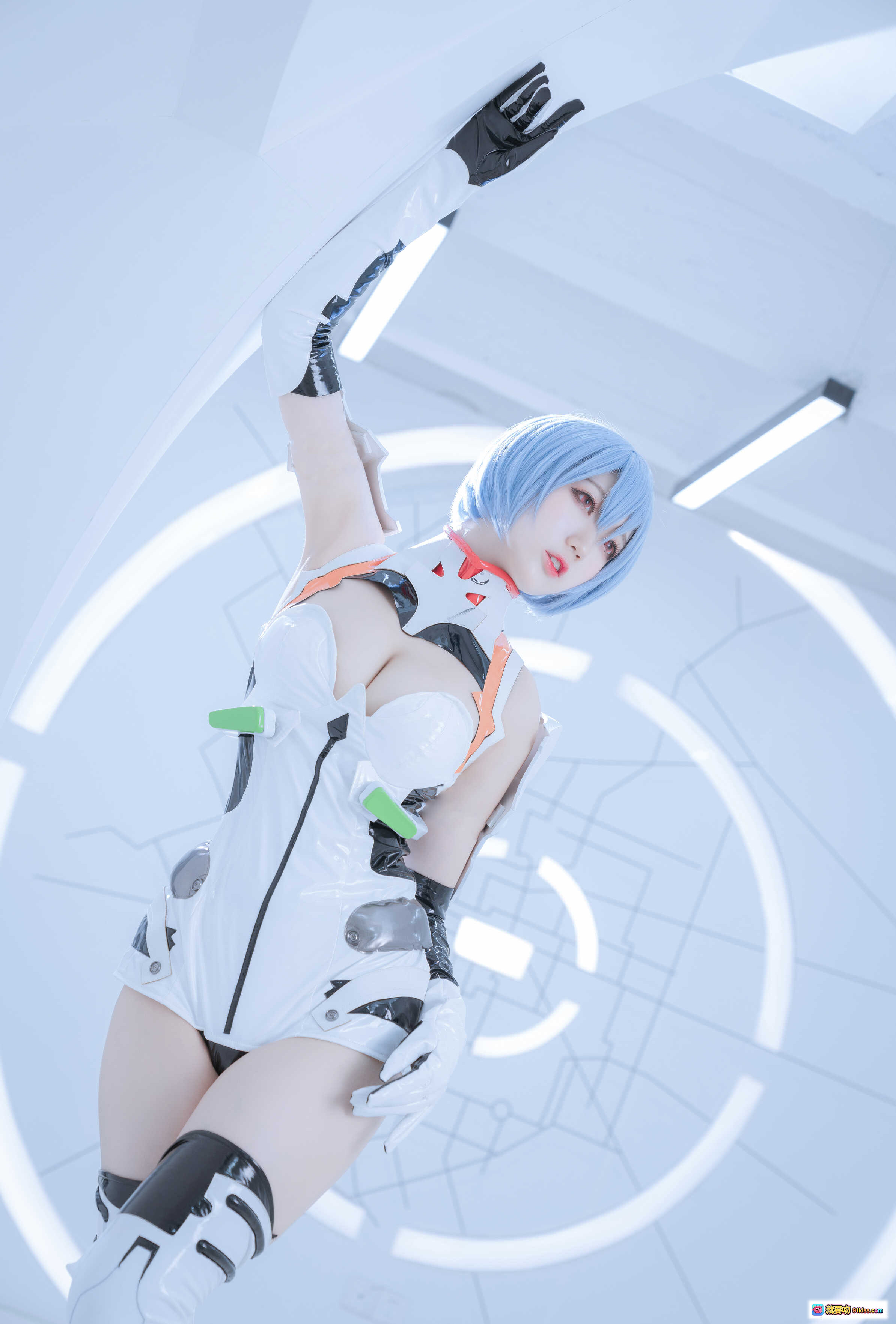 图片[6] - 周叽可爱兔兔NO.005绫波丽白战Cosplay写真 21P高清美图 白色战斗服蓝发少女科幻风坐姿摄影 - 就要吻