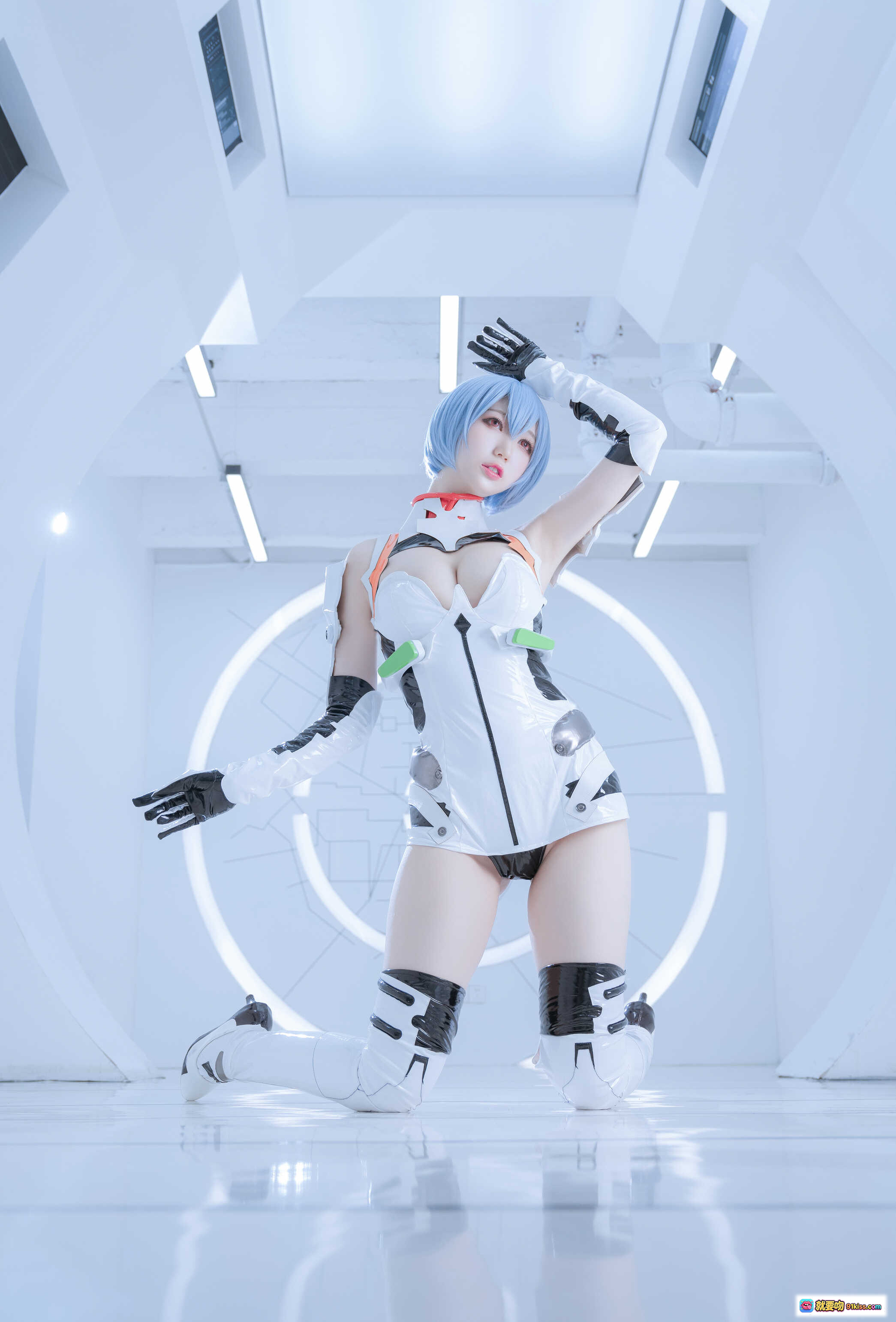 图片[4] - 周叽可爱兔兔NO.005绫波丽白战Cosplay写真 21P高清美图 白色战斗服蓝发少女科幻风坐姿摄影 - 就要吻