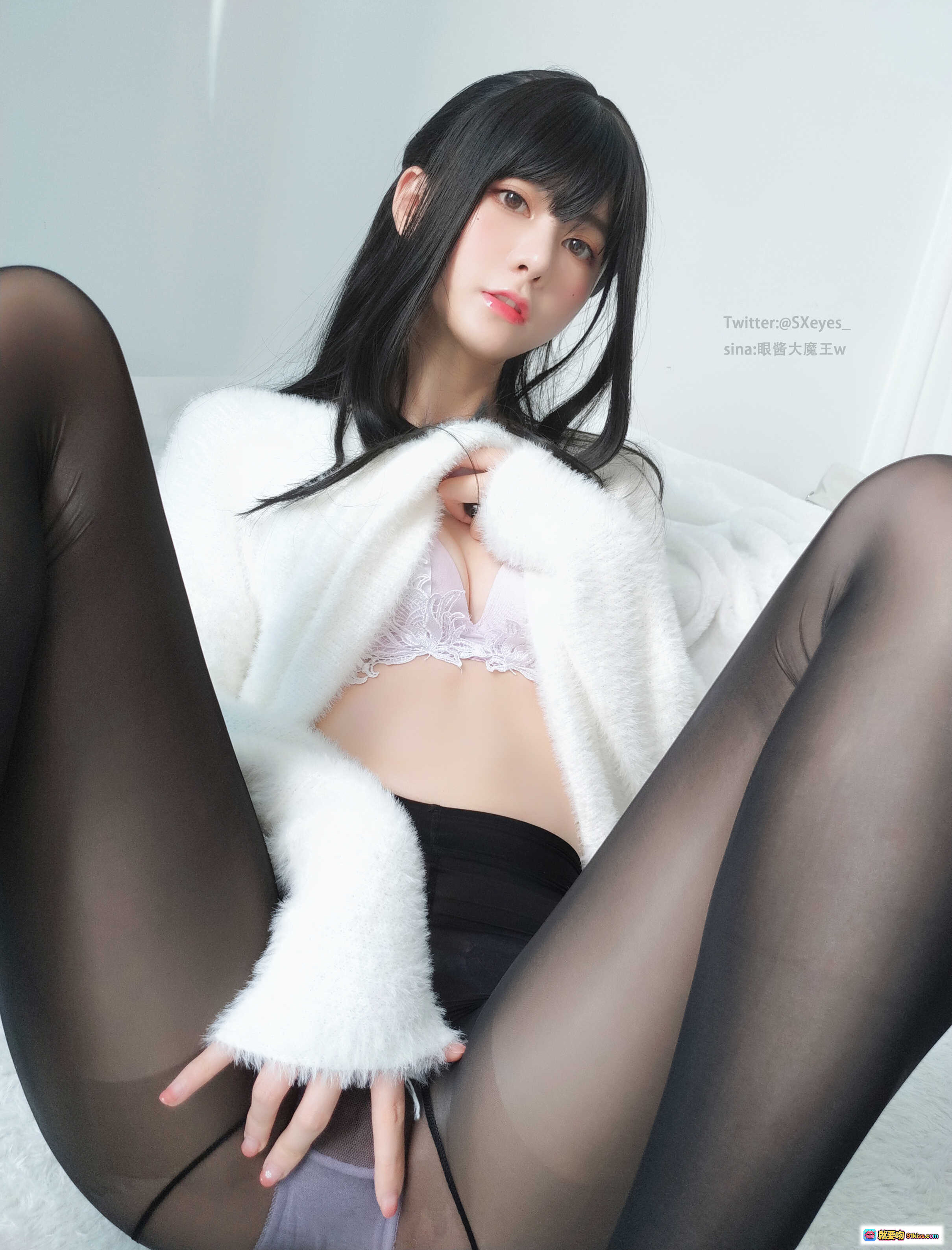 图片[9] - 眼酱大魔王w NO.030 毛衣黑丝写真 39P高清美图 白色毛绒上衣+黑色丝袜性感坐姿 甜美御姐风私房照 - 就要吻