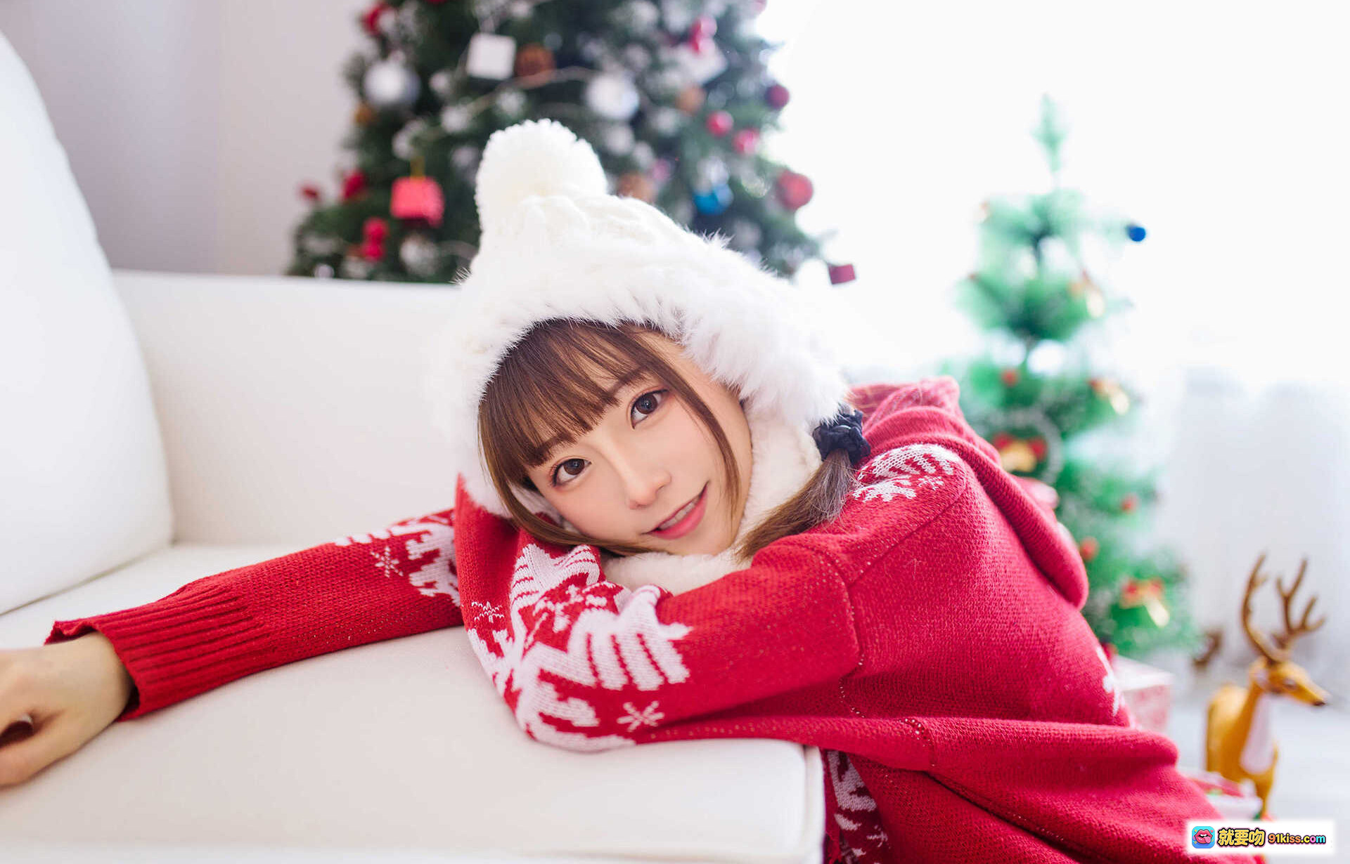 图片[6] - Kitaro绮太郎NO.033圣诞主题写真 | 红色毛衣+白色毛绒帽+雪纺围巾 | 温馨节日氛围少女风摄影 - 就要吻