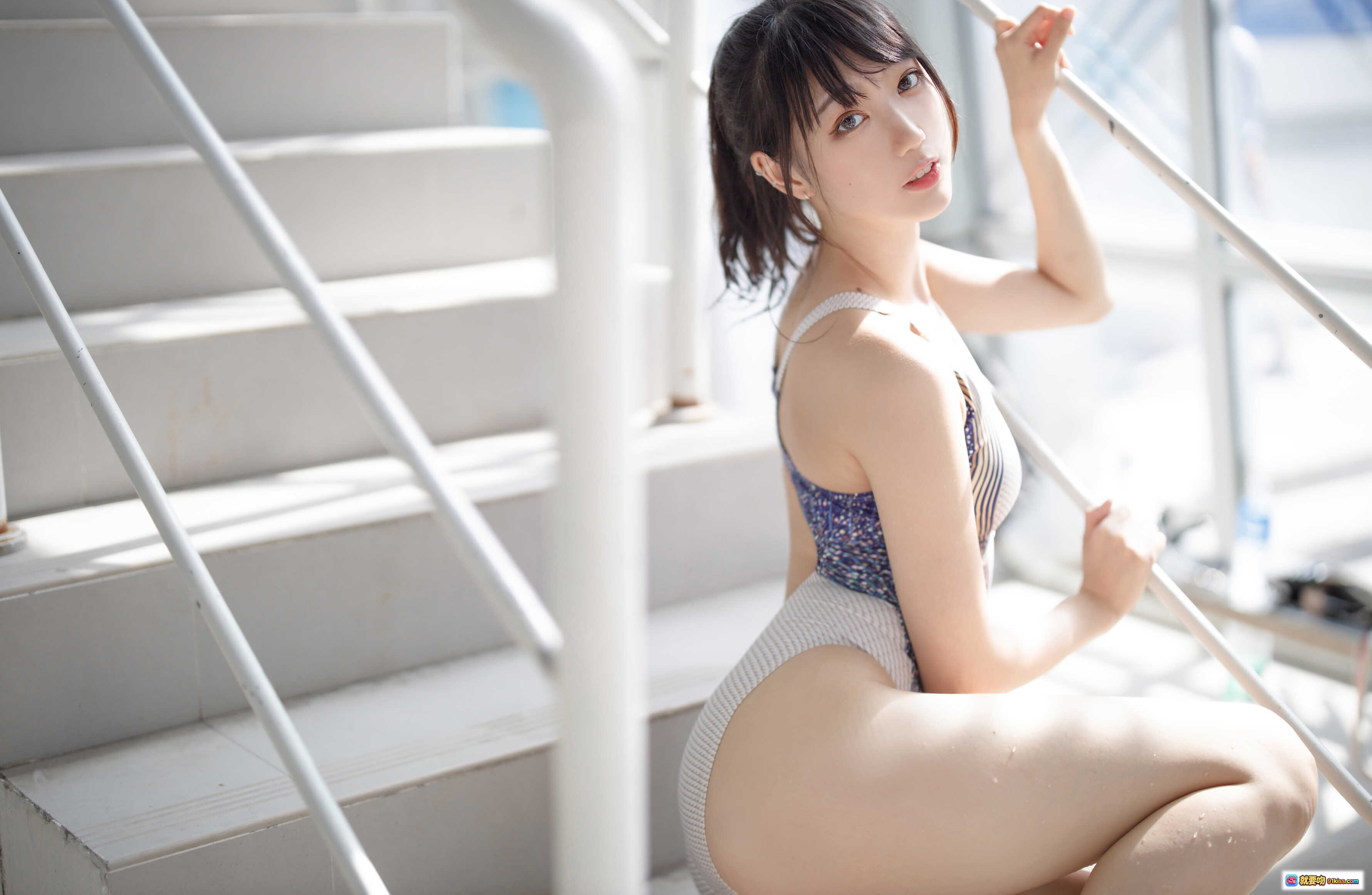 图片[8] - 周叽可爱兔兔NO.001竞泳写真36P湿身美腿水珠诱惑高清图集 - 就要吻