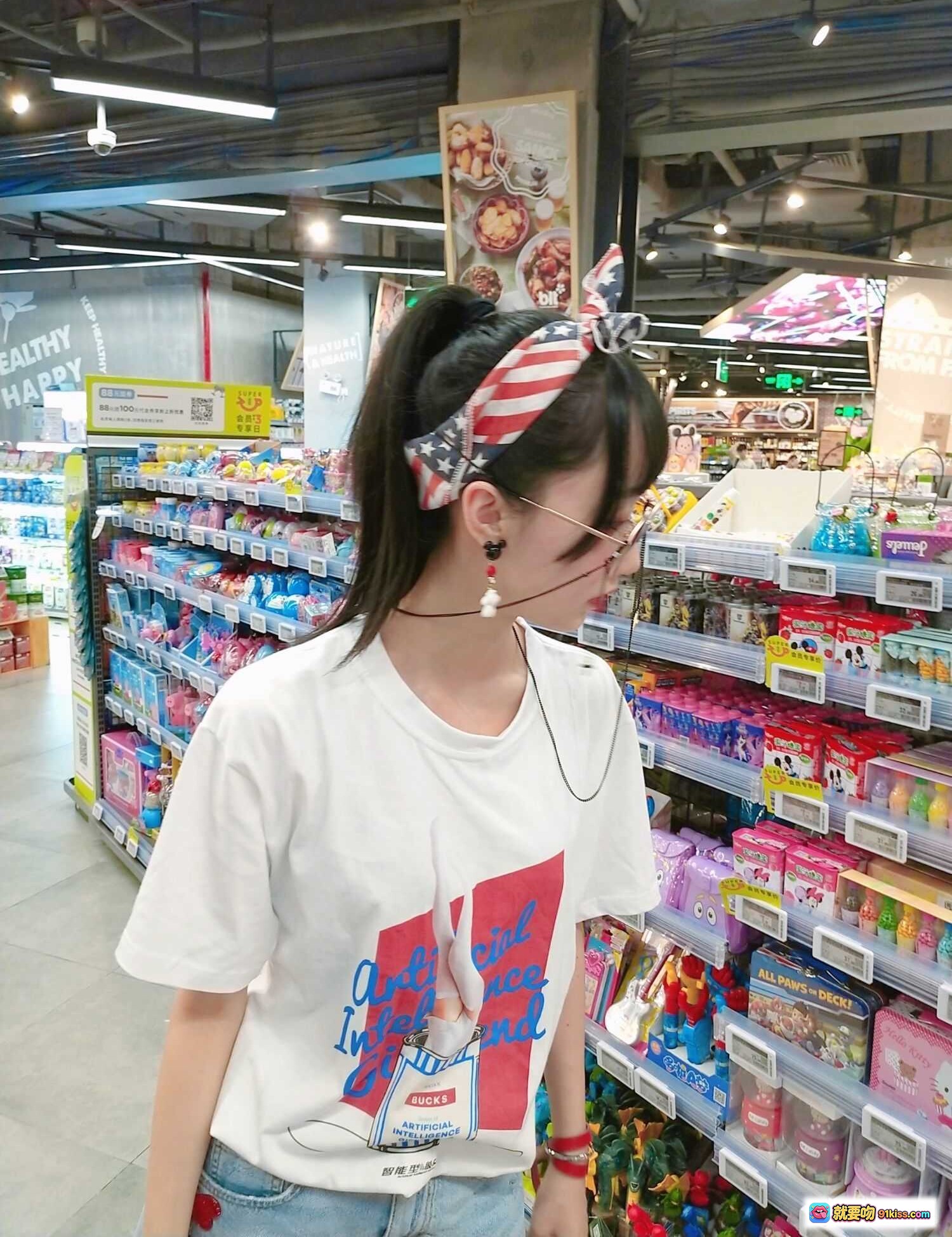 图片[10] - 木绵绵OwO NO.043 智能型彼女T恤 甜美少女风 百搭短袖 牛仔短裤 日系可爱穿搭 超市零食背景 潮流时尚穿搭推荐 - 就要吻