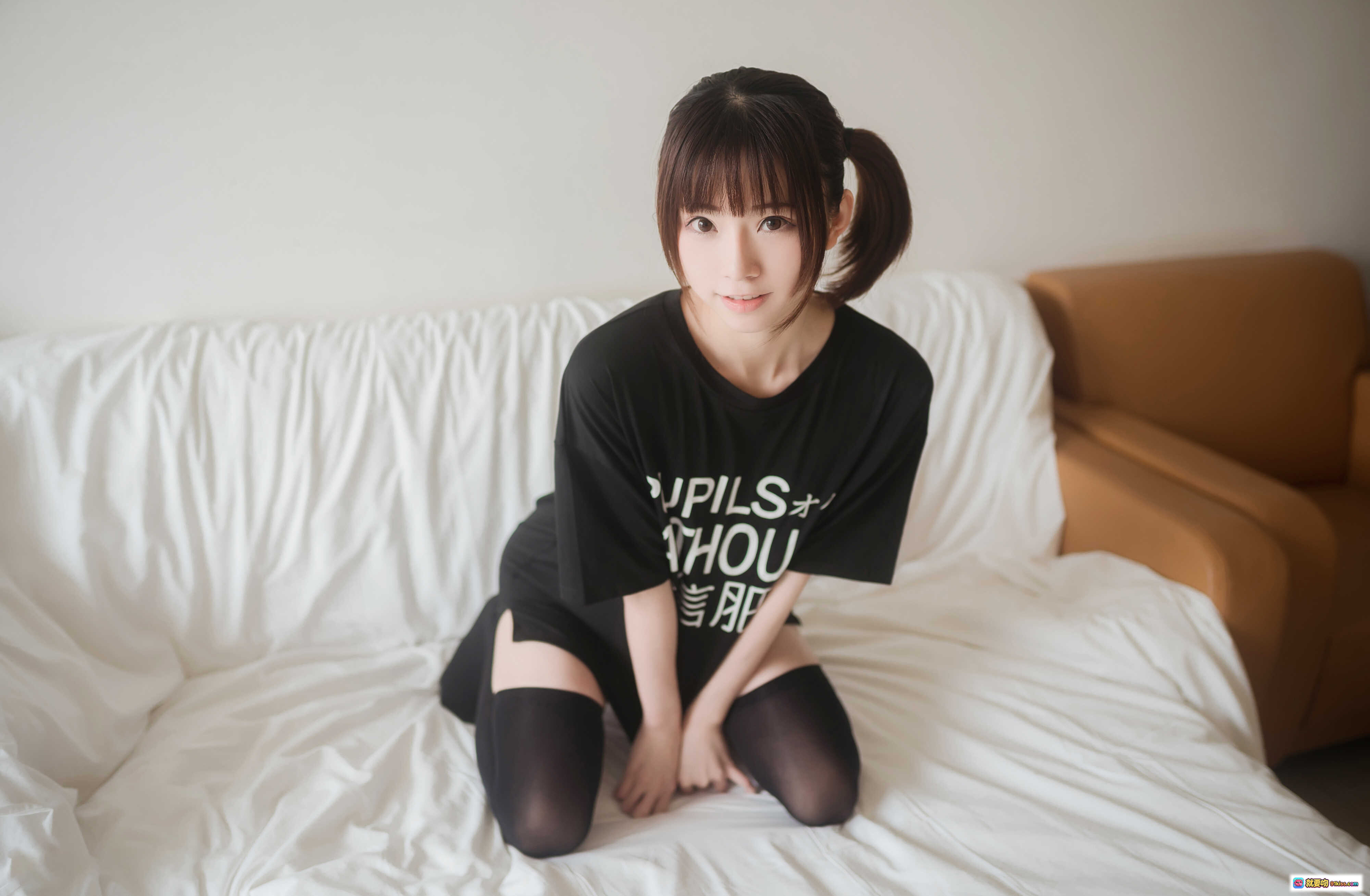 Kitaro绮太郎NO.008半袖双马尾黑丝美腿居家写真43P高清图集 - 就要吻