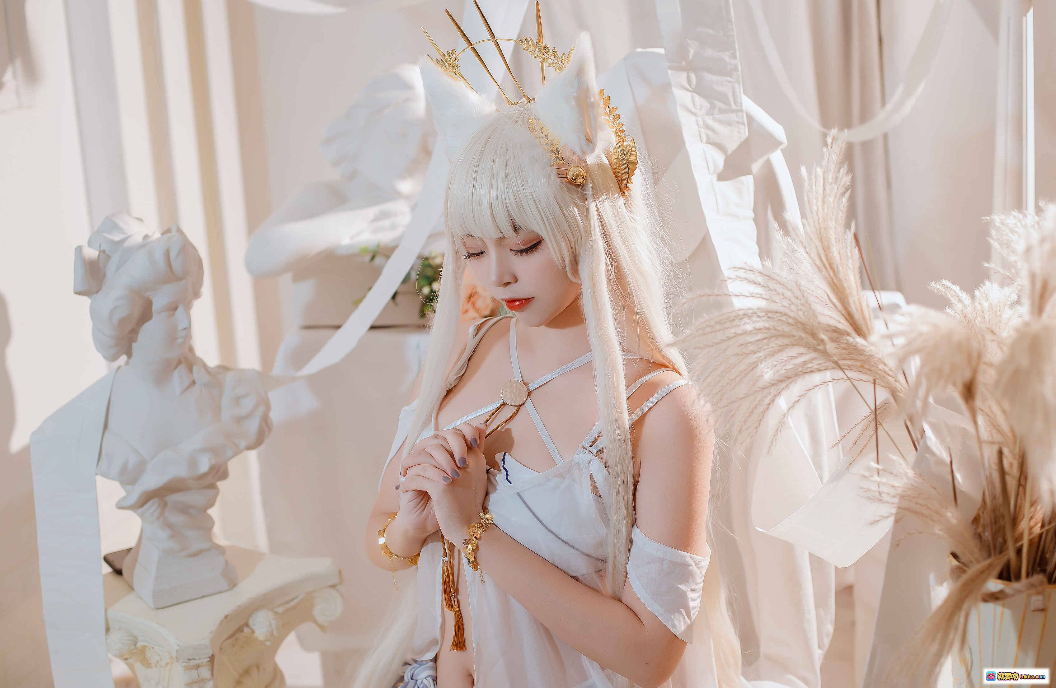 二佐Nisa NO.100 方舟白金泳装Cosplay 精美头饰 白发天使造型 唯美室内布景 高清写真16P - 就要吻