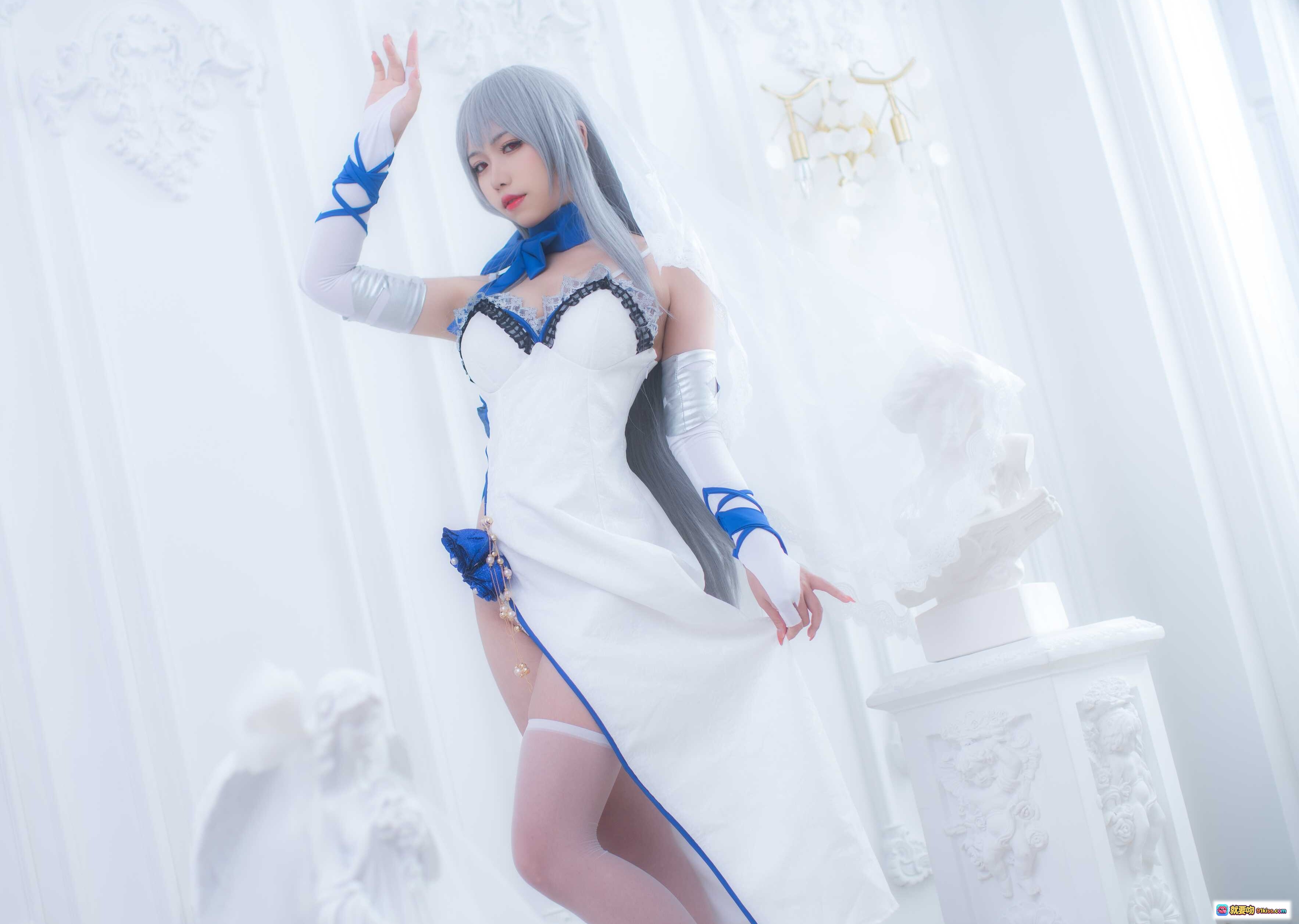 图片[5] - 芋圆侑子NO.018路易九世礼服Cosplay 白蓝配色高开叉婚纱造型 银发红瞳精致妆容 手套蝴蝶结装饰 12P高清写真 - 就要吻