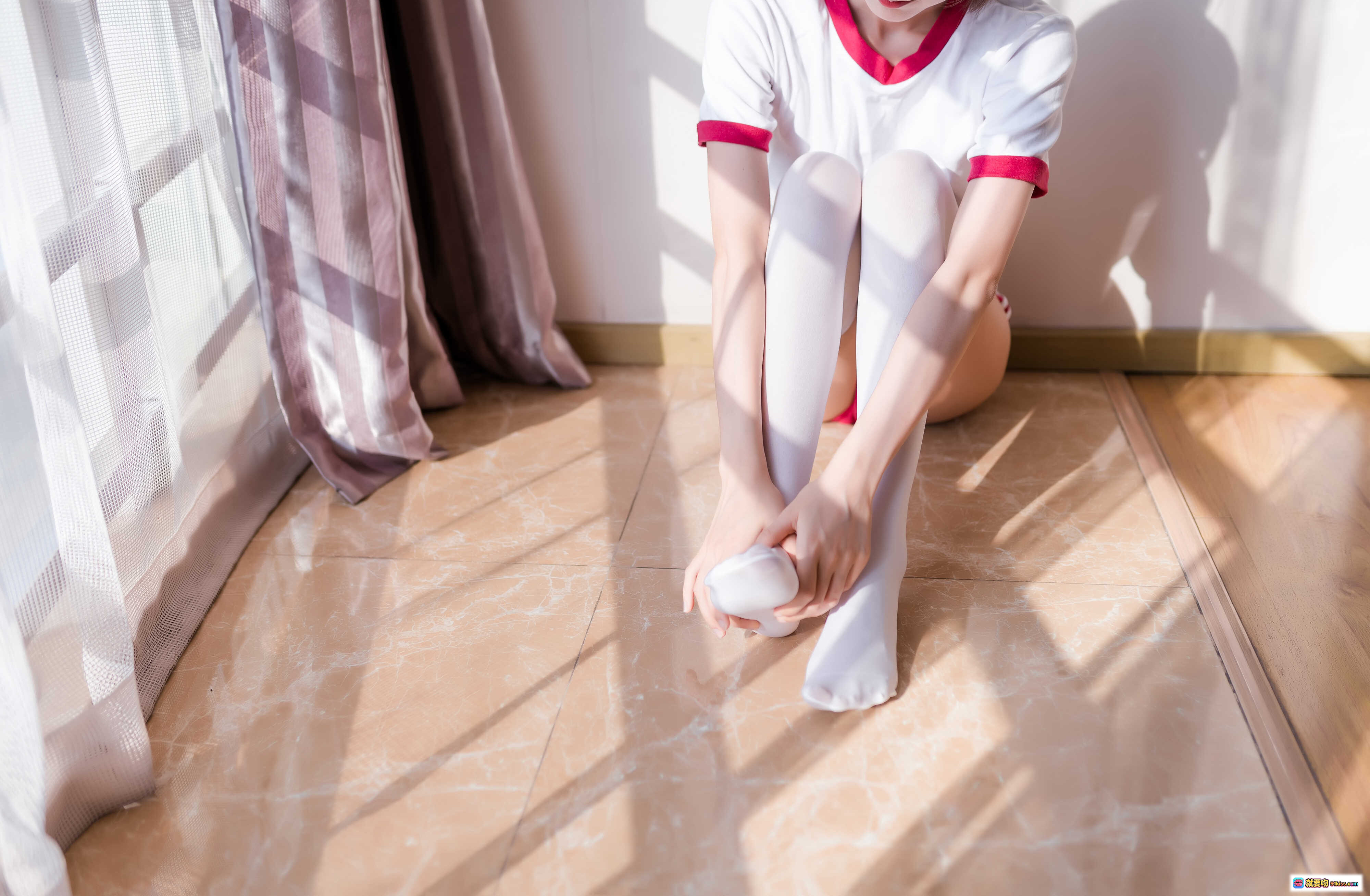 图片[1] - 木绵绵OwO NO.044 包子铺福利 白丝少女阳光窗边坐姿写真 20P高清图集 65MB下载 - 就要吻