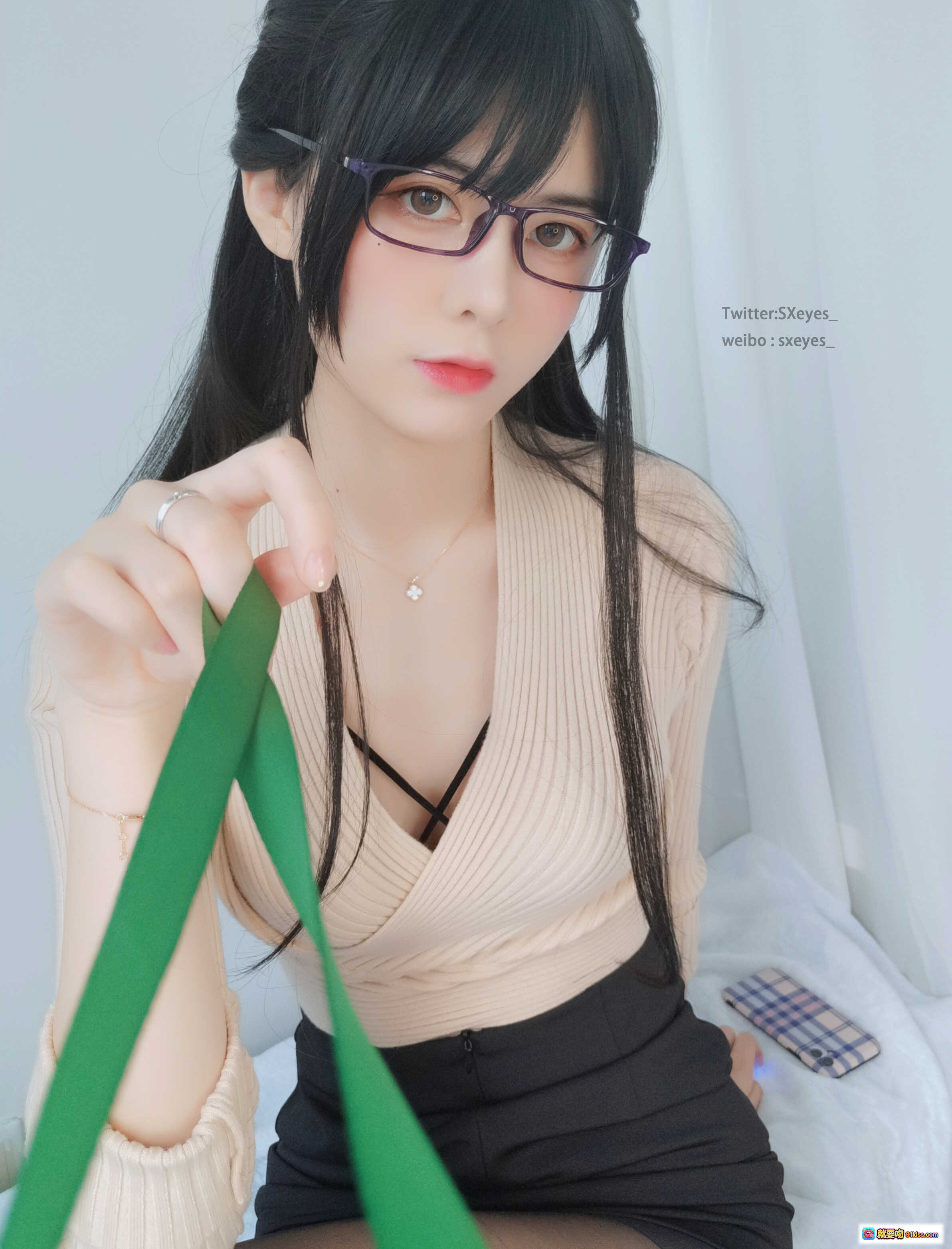 图片[10] - 眼酱大魔王W Vol.16 OL写真 | 黑丝蕾丝内衣性感美臀 | 24P高清私房图集 - 就要吻