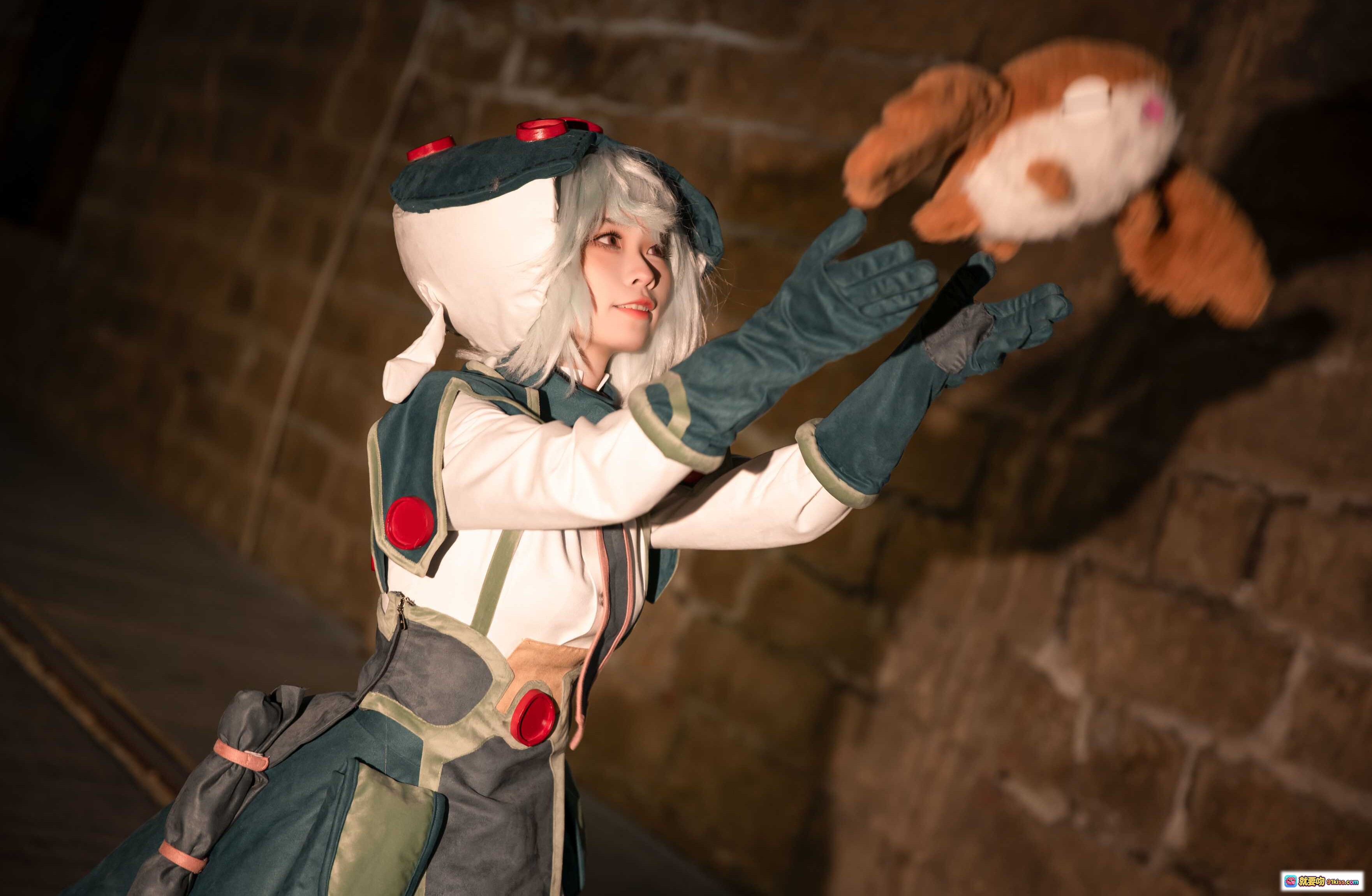 图片[4] - G44不会受伤 NO.017 普鲁修卡 Cosplay 精致还原 白发机甲风 暗夜灯光氛围 毛绒玩偶互动 21P高清图集 - 就要吻