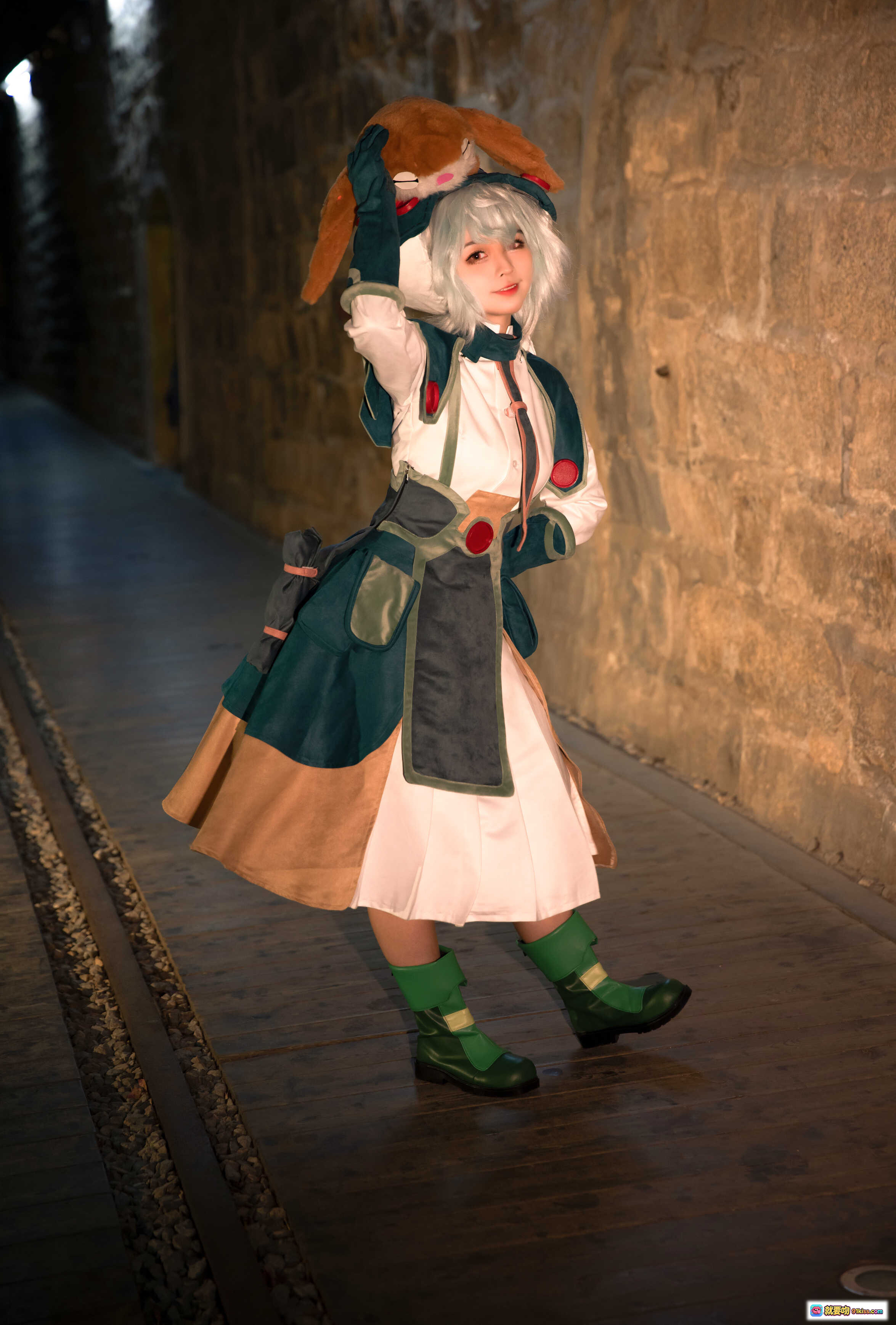 图片[5] - G44不会受伤 NO.017 普鲁修卡 Cosplay 精致还原 白发机甲风 暗夜灯光氛围 毛绒玩偶互动 21P高清图集 - 就要吻