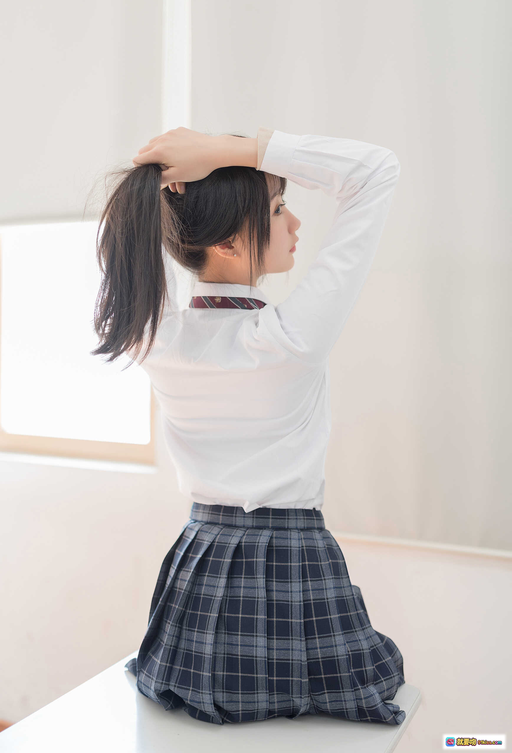 图片[9] - 木绵绵OwO NO.009 西式JK制服写真 黑丝美腿校园风少女 47P高清图集 - 就要吻