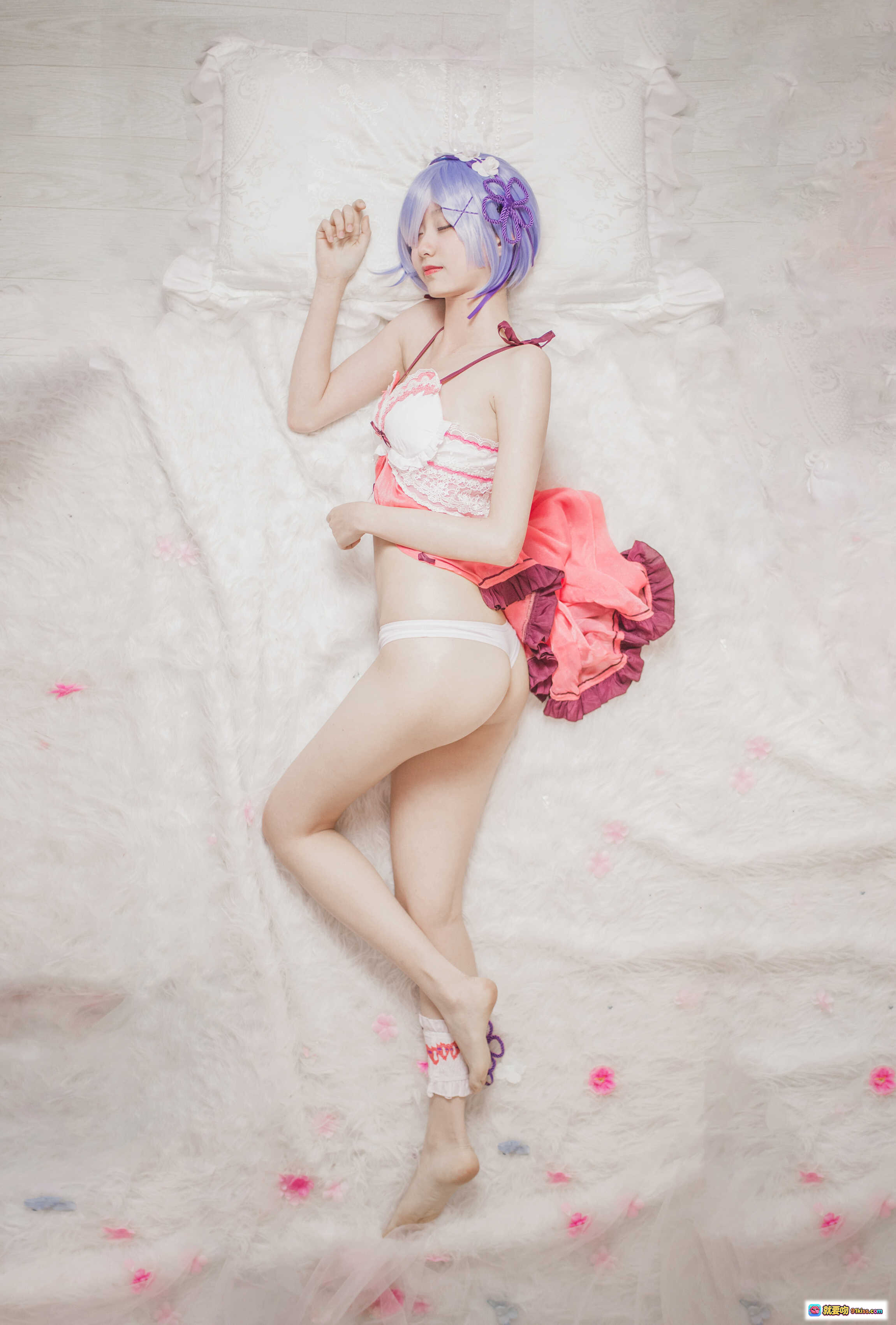 图片[8] - 木绵绵OwO NO.004 蕾姆睡衣Cosplay 24P高清写真 紫发少女粉白蕾丝内衣床照甜美私房图 - 就要吻