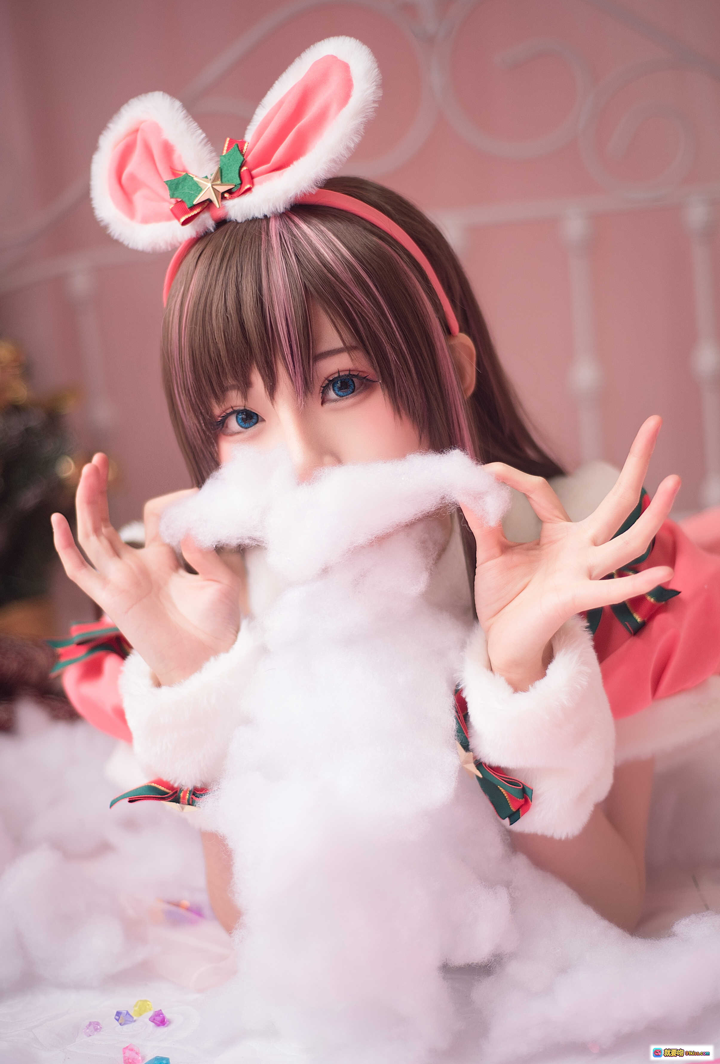 图片[2] - Kitaro绮太郎NO.034圣诞主题Cosplay写真 甜美兔耳粉红礼服 圣诞树装饰场景 20P高清美图 - 就要吻