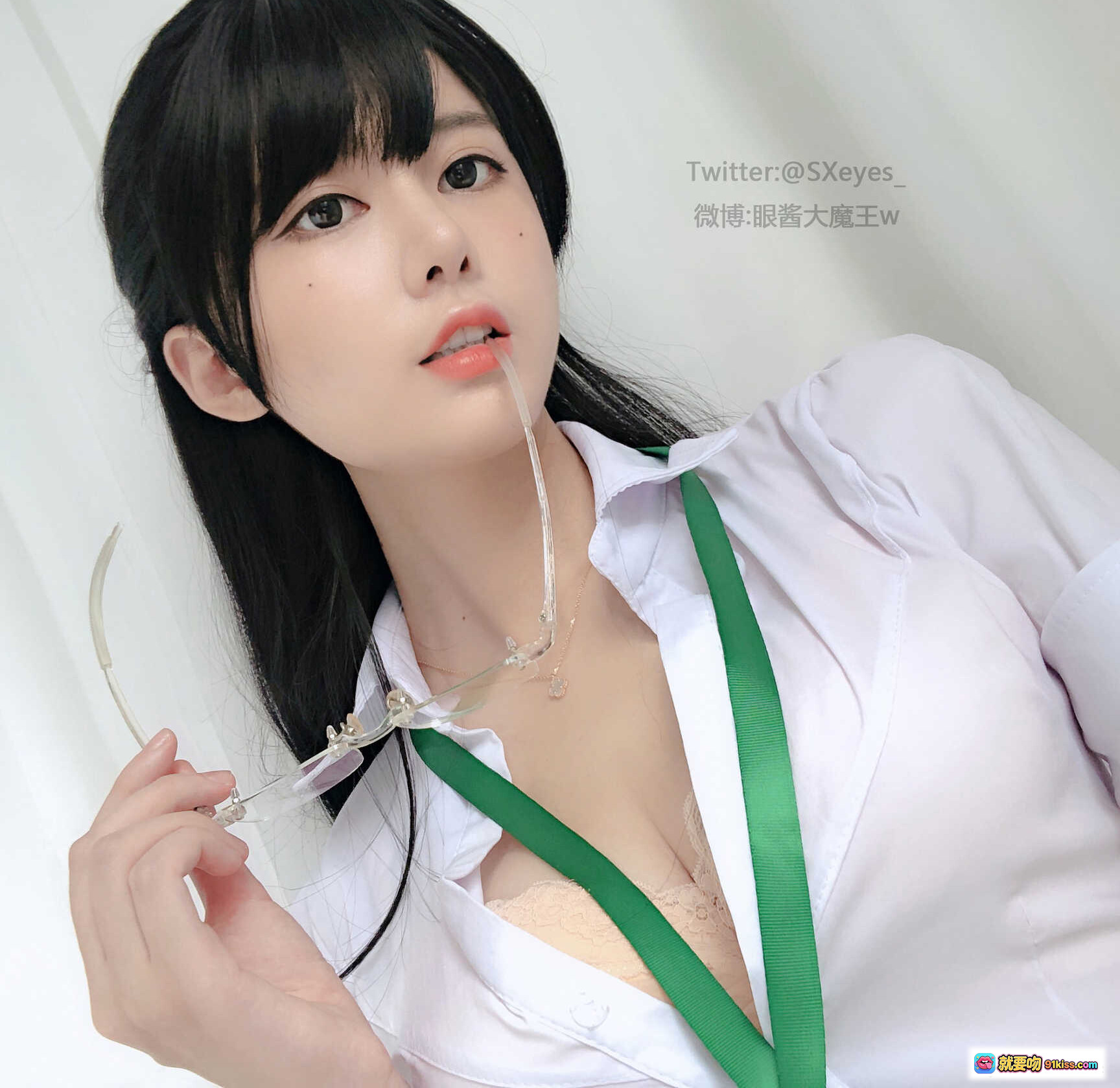 图片[5] - 眼酱大魔王w NO.014 黑丝OL猫耳写真 透明眼镜+皮项圈+浅灰针织衫 清新性感少女风 - 就要吻