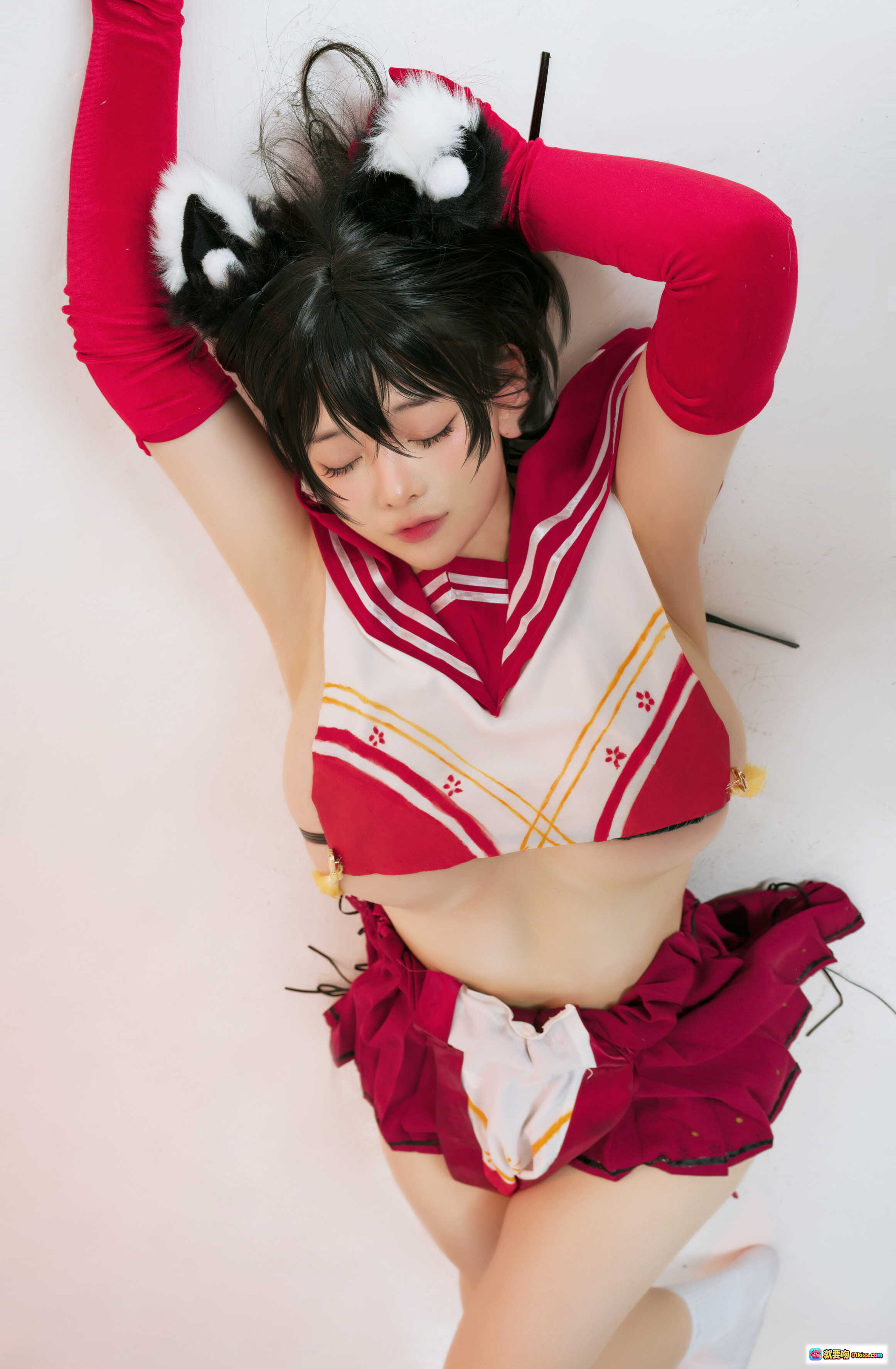 图片[3] - NinJa阿寨寨NO.009椿Cosplay写真｜红白猫耳女仆装｜性感露脐造型｜精致刺绣细节｜34P高清图集 - 就要吻