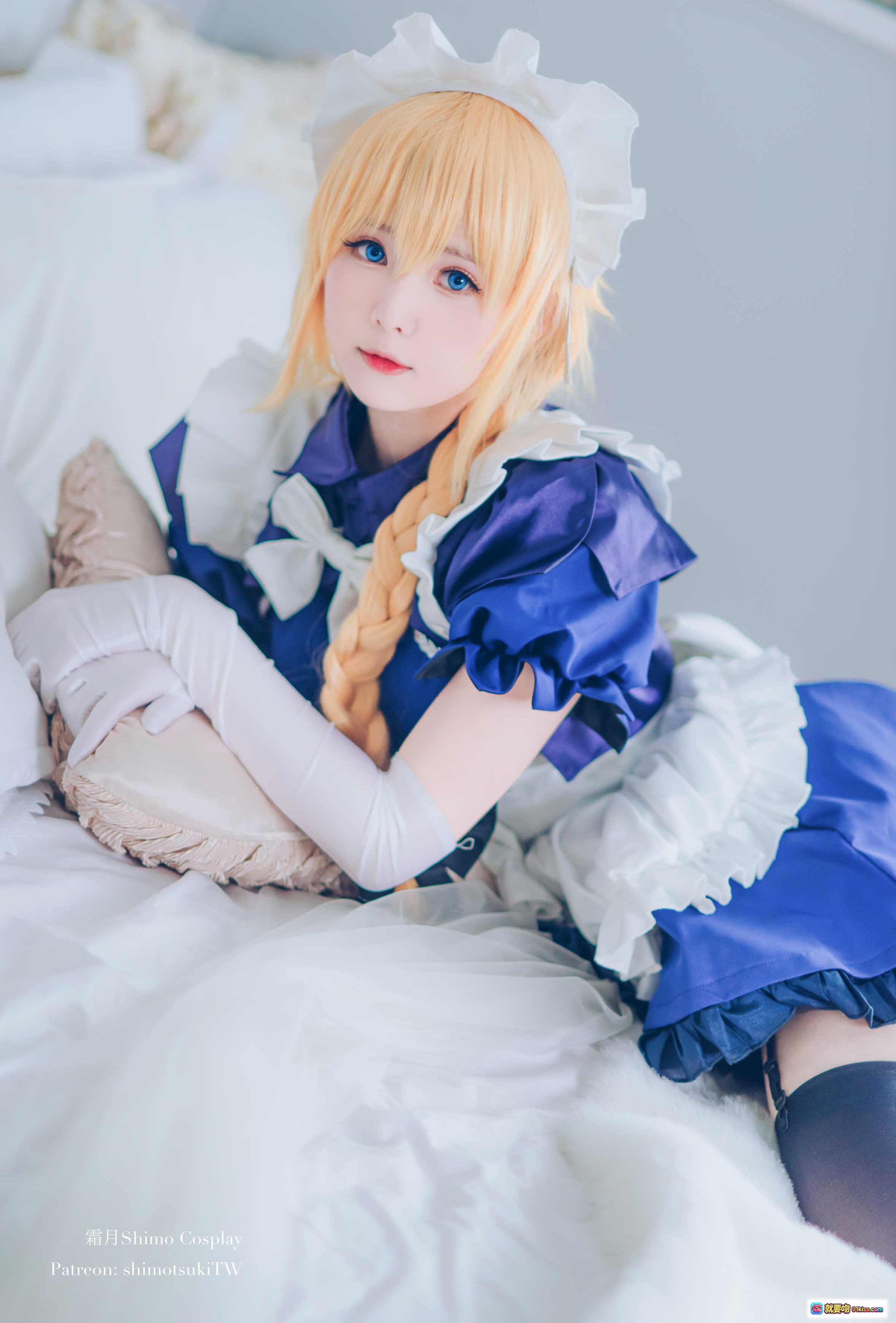 图片[9] - 霜月Shimo Cosplay贞德女仆装蓝白制服长发金发美少女写真NO.030高清15P - 就要吻