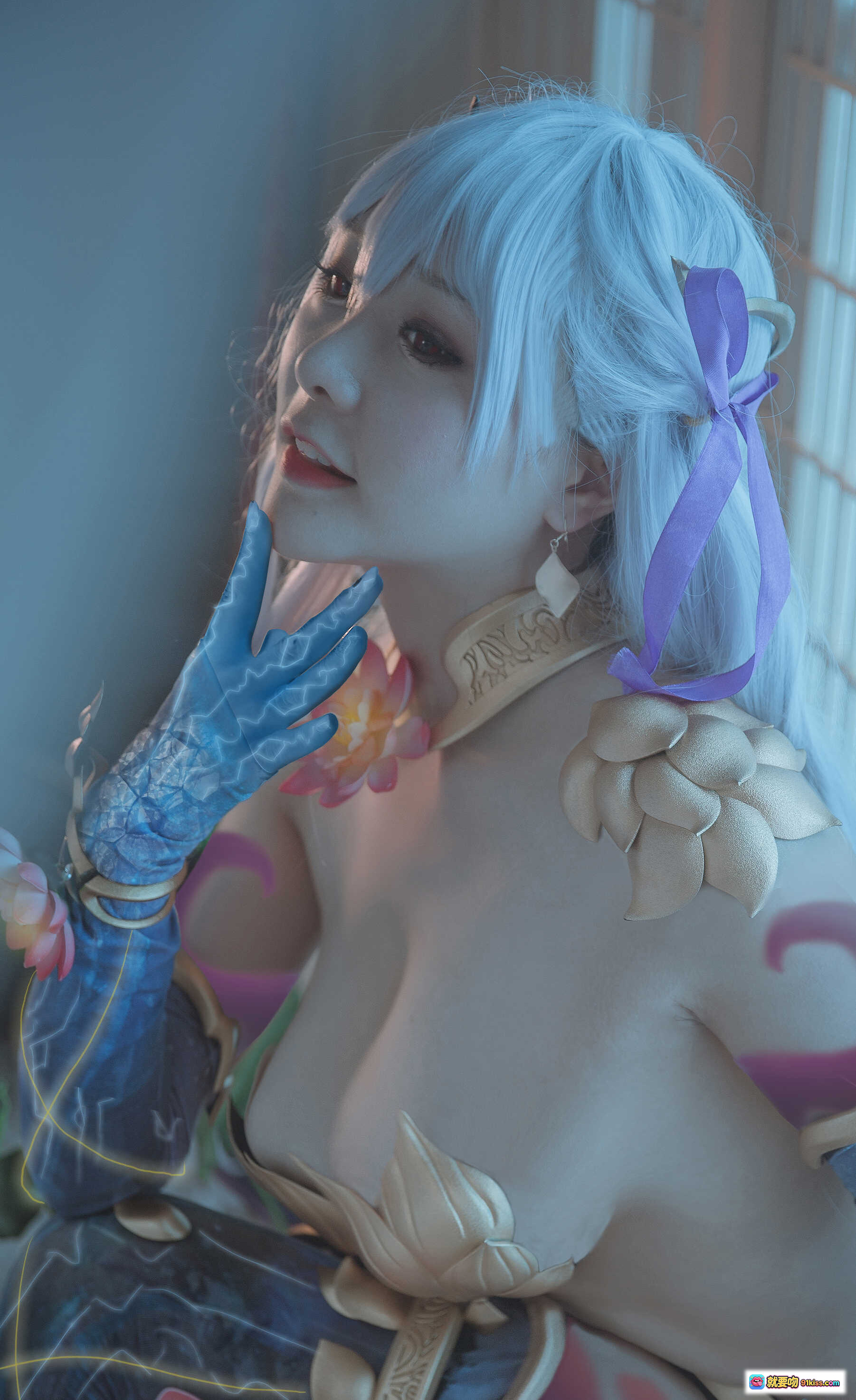 图片[6] - 三刀刀miido NO.020 伽摩 Cosplay 精美写真 19P 242MB 和风场景 花瓣装饰 蓝紫配色 高跟长靴 优雅姿态 - 就要吻