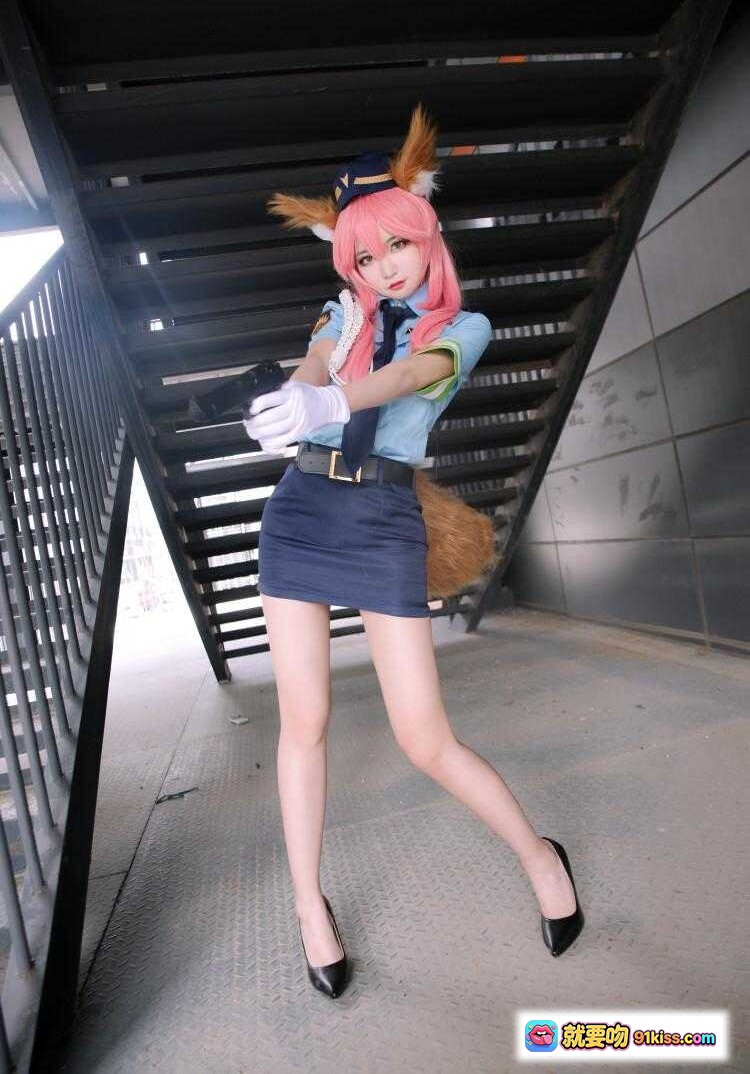 图片[3] - 玉藻前FATE制服Cosplay粉发狐耳持枪写真 二次元动漫角色扮演美少女摄影 - 就要吻