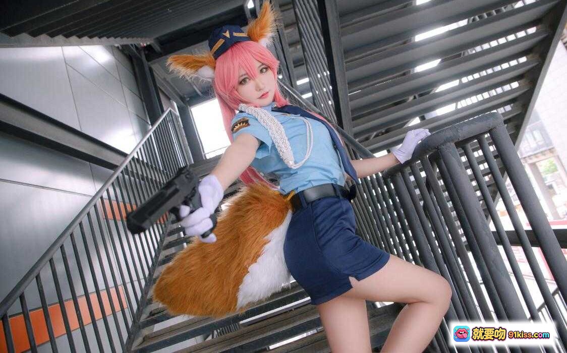 图片[5] - 玉藻前FATE制服Cosplay粉发狐耳持枪写真 二次元动漫角色扮演美少女摄影 - 就要吻