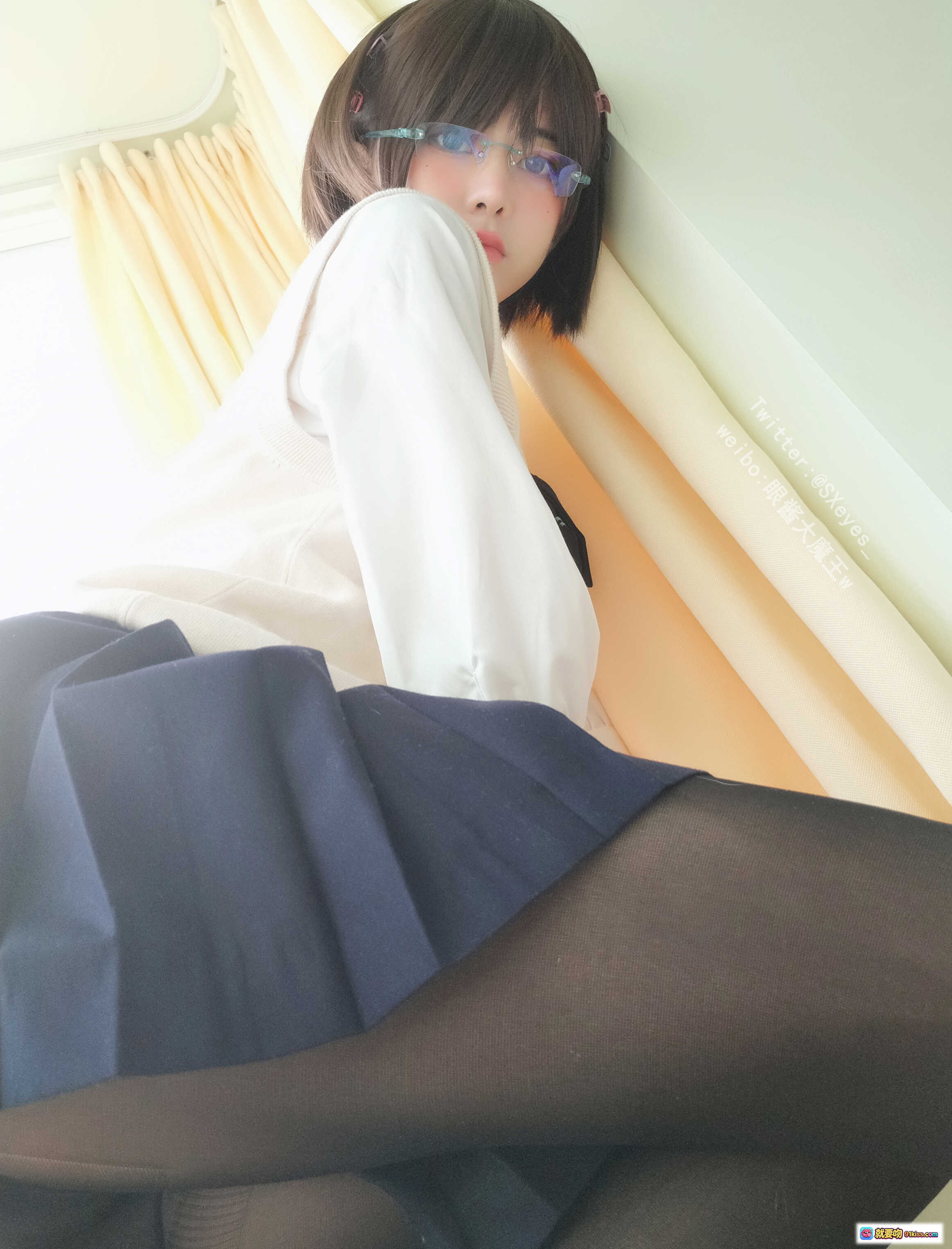 图片[5] - 眼酱大魔王w Vol.24 小学妹写真 35P高清私房照 白衬衫黑丝美腿镜前自拍 甜美性感风格 - 就要吻