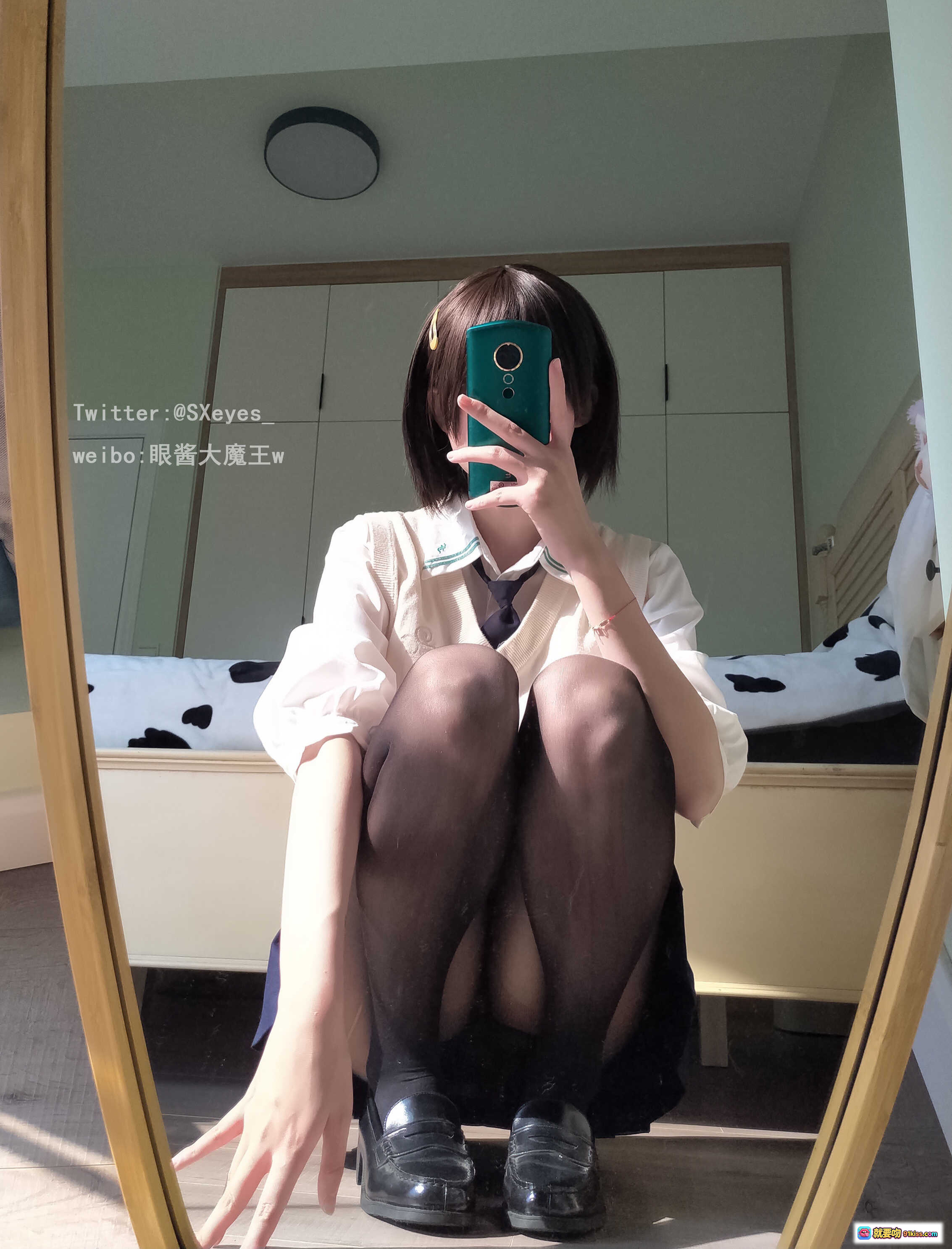 图片[6] - 眼酱大魔王w Vol.24 小学妹写真 35P高清私房照 白衬衫黑丝美腿镜前自拍 甜美性感风格 - 就要吻