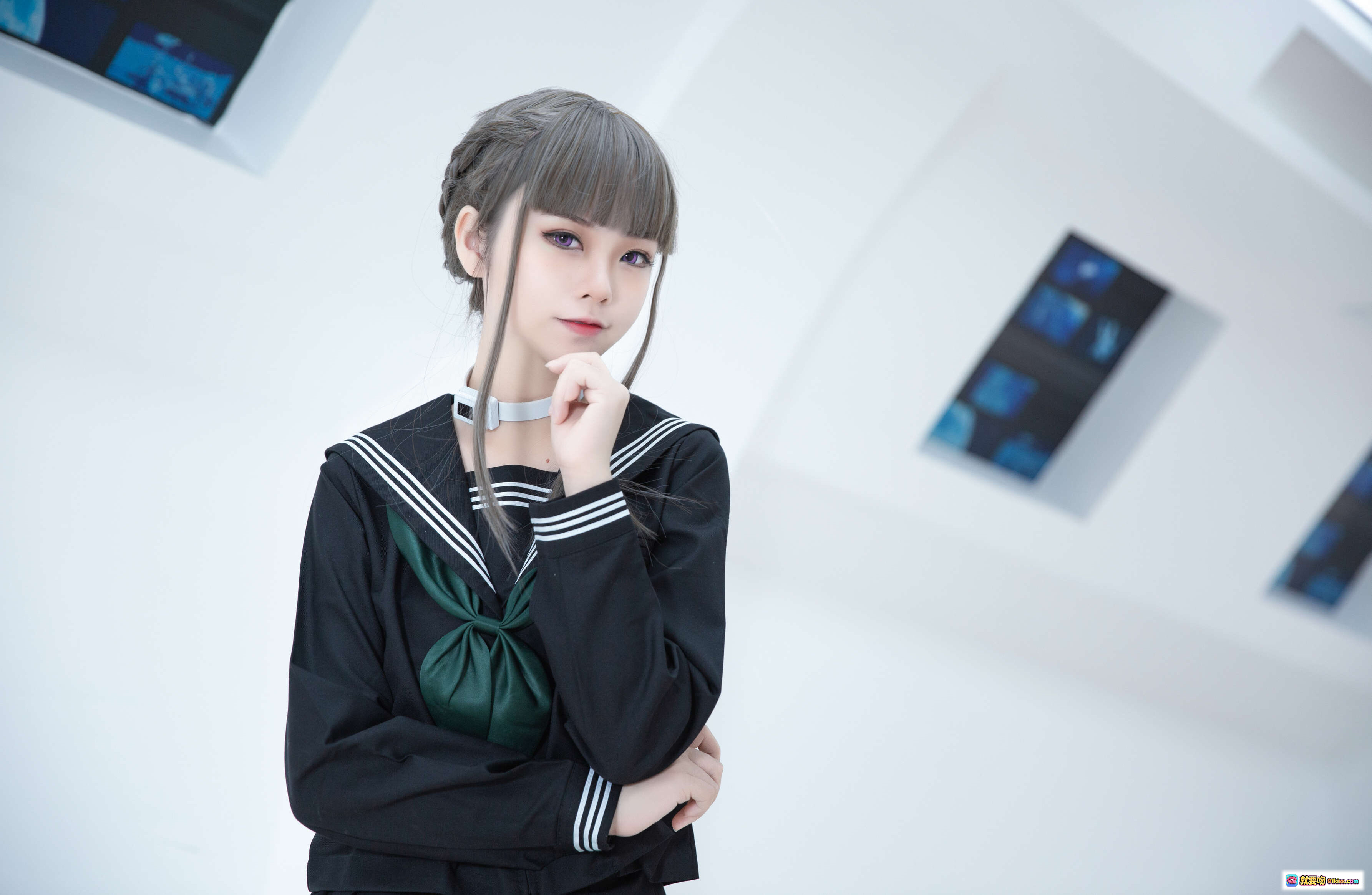 图片[3] - G44不会受伤 NO.008 乐园 真中合欢+白夜凛音 Cosplay 黑色水手服 绿领结 黑丝袜 未来感环形光背景 26P高清写真 - 就要吻