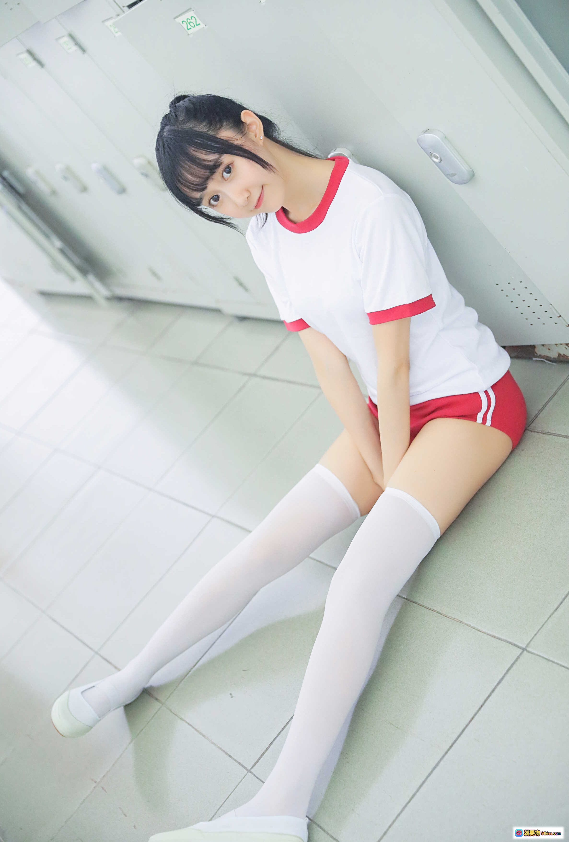 图片[2] - 木绵绵OwO NO.007 体育课少女写真 | 白衬衫格子裙长袜校园风 | 59P高清图集 - 就要吻