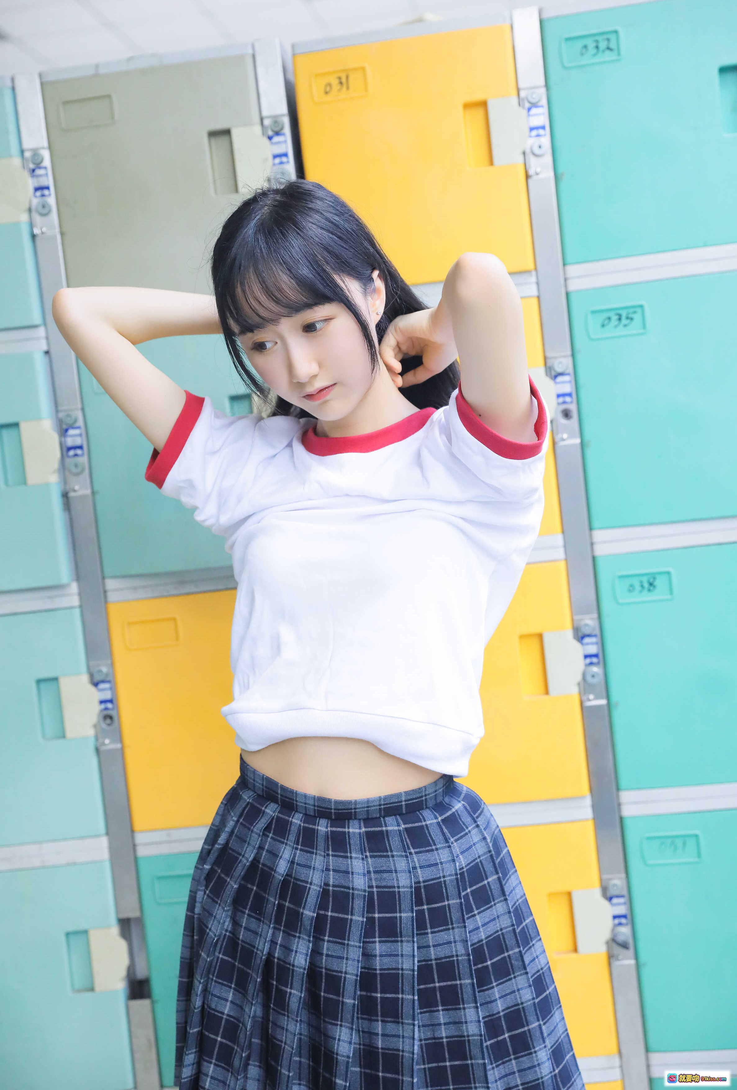 图片[9] - 木绵绵OwO NO.007 体育课少女写真 | 白衬衫格子裙长袜校园风 | 59P高清图集 - 就要吻