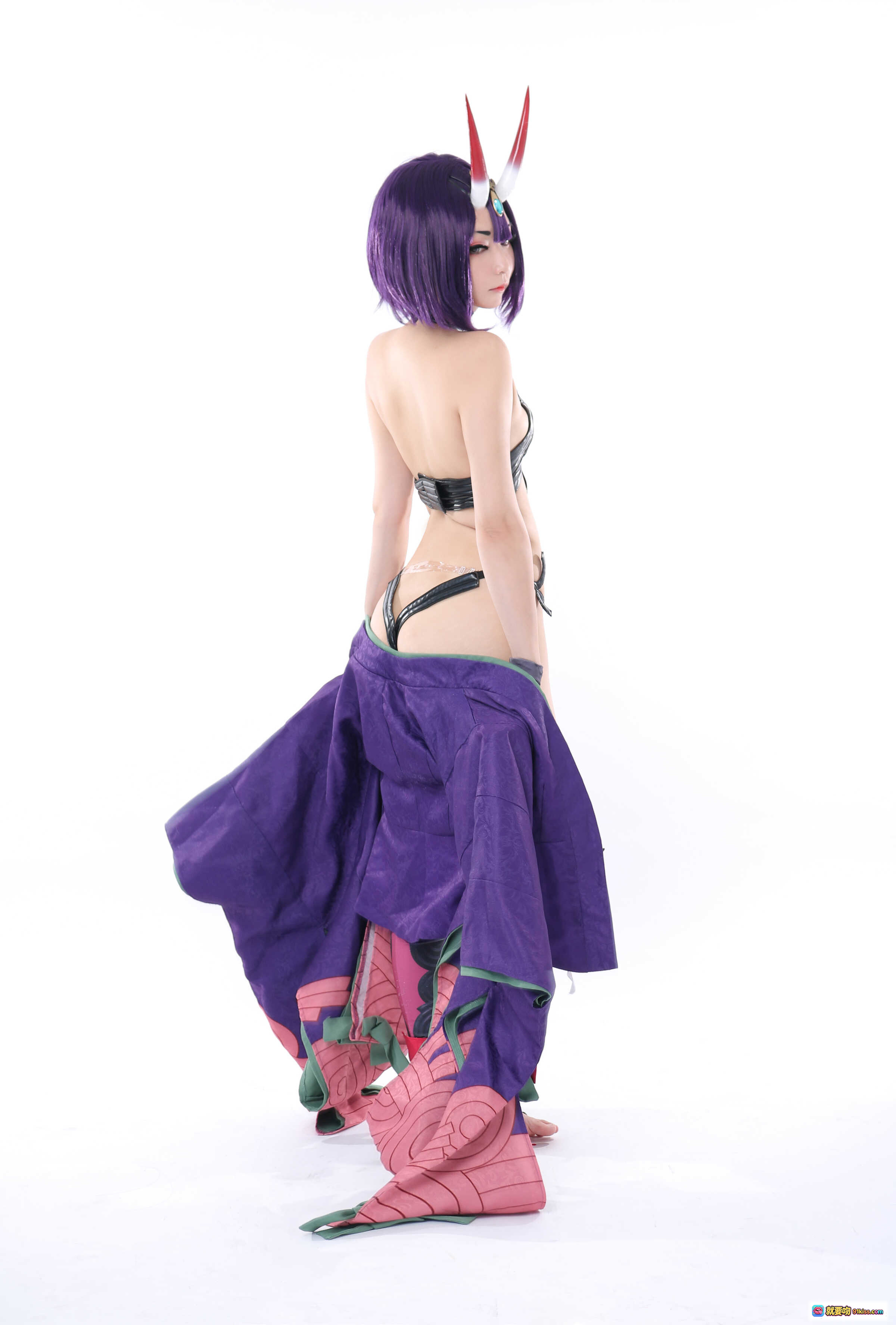 图片[4] - 紫发角饰Shuten Douji Cosplay写真 | 和风紫色浴衣造型 | 精致头饰与性感露肩设计 | 高清24P图集 - 就要吻