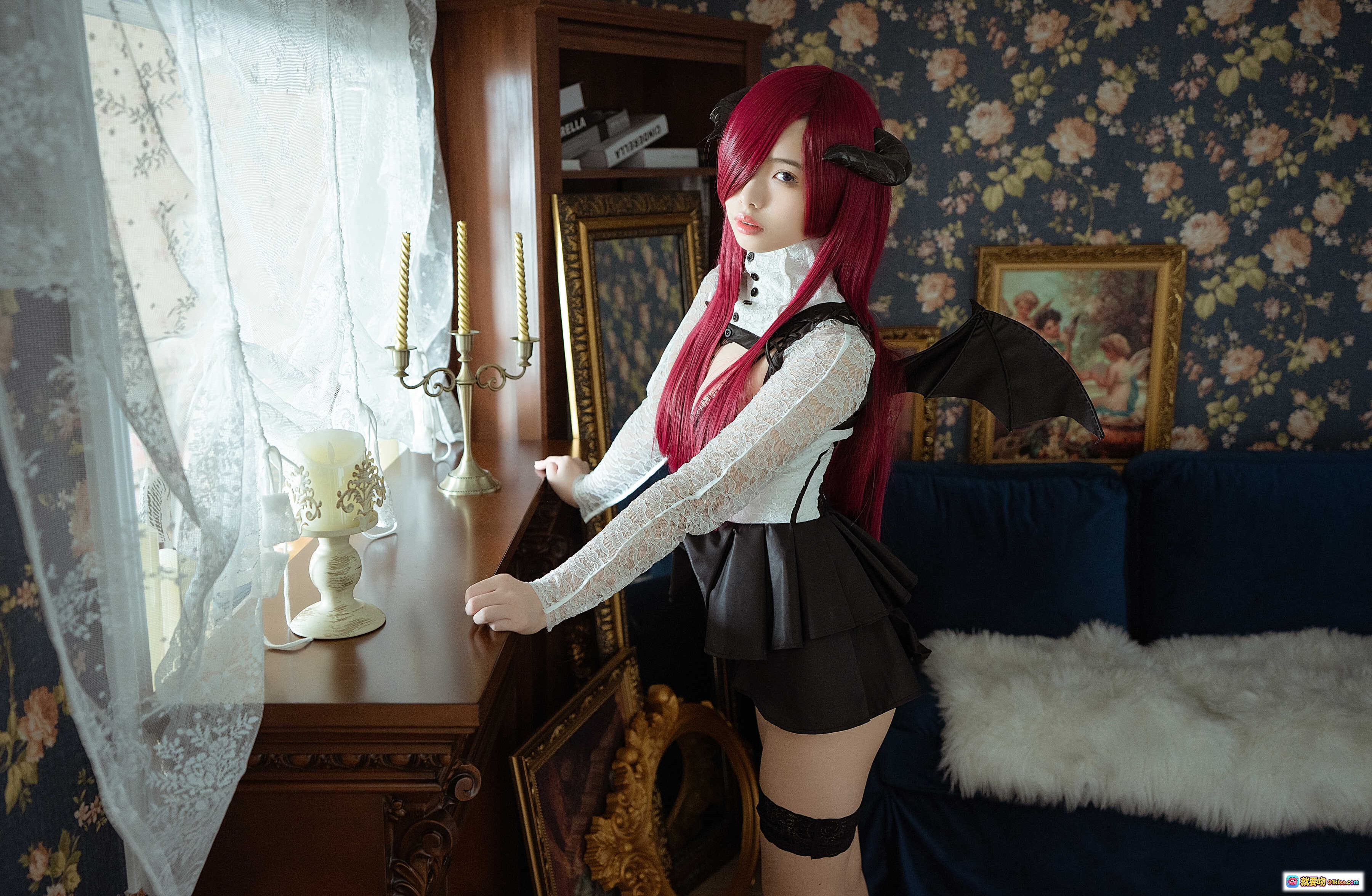 图片[10] - 雯妹不讲道理NO.022魅魔本the countess of devil 红发恶魔角黑翼蕾丝裙高跟袜 thighhighs复古镜框壁炉写真 - 就要吻